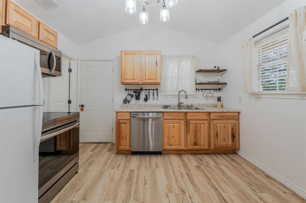 Granbury, TX 76048,2417 Elk Trail