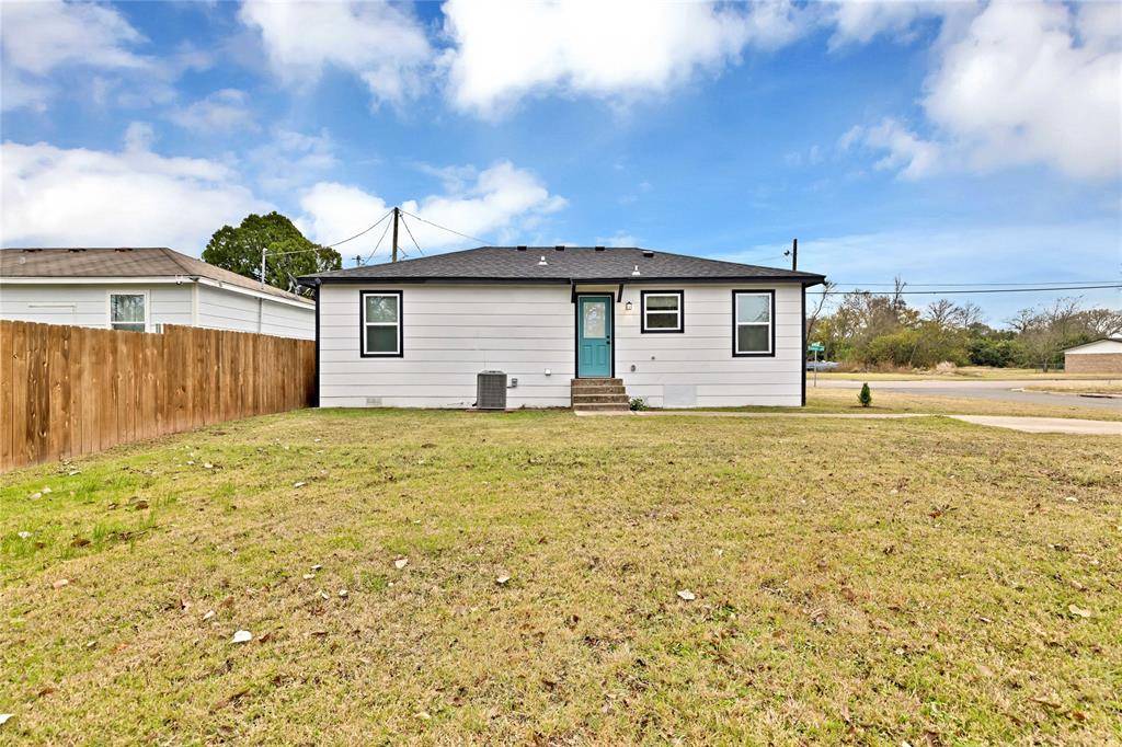 Waco, TX 76704,1600 Faulkner Lane