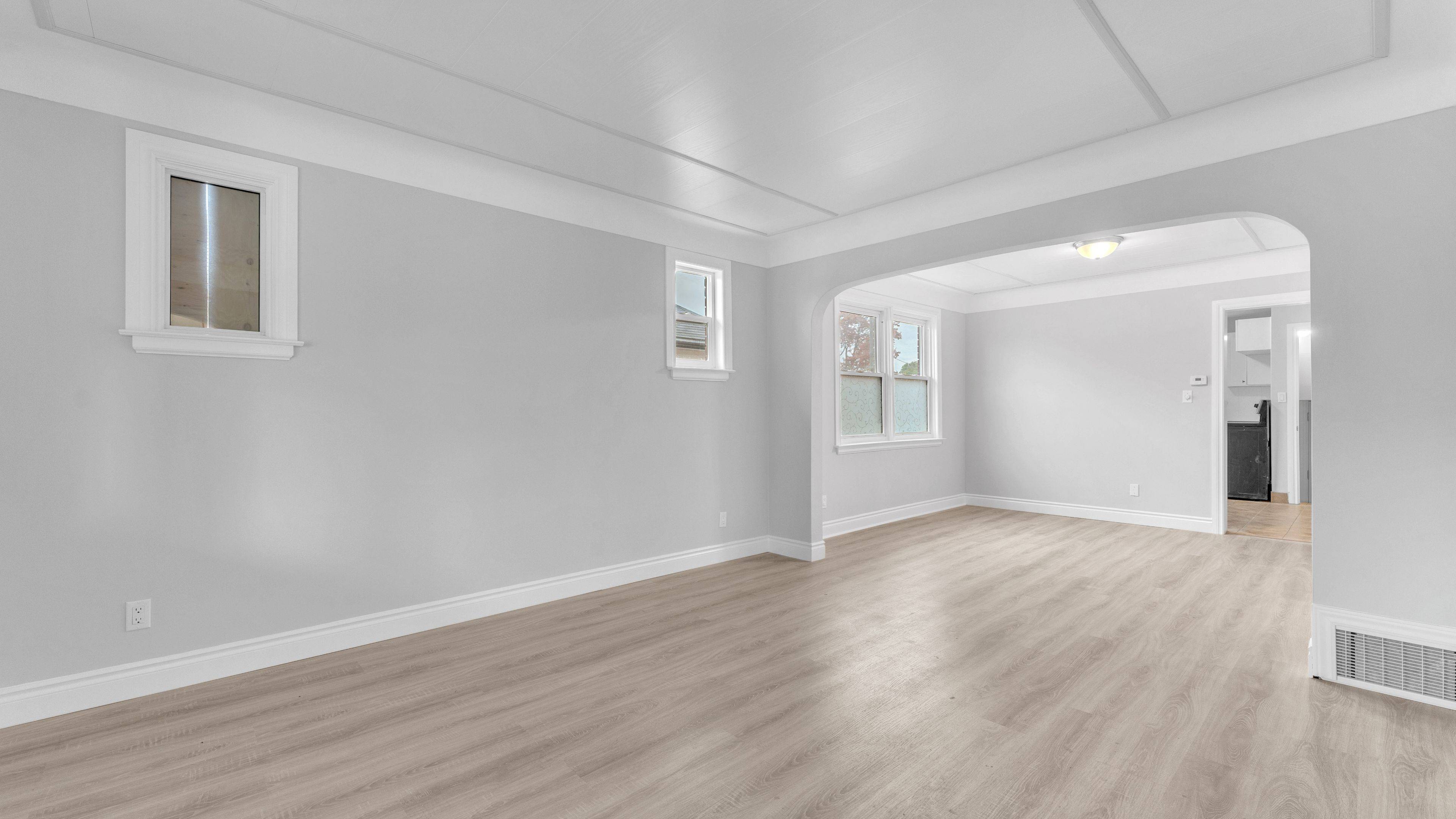 London East, ON N5Z 1G2,908 Trafalgar ST