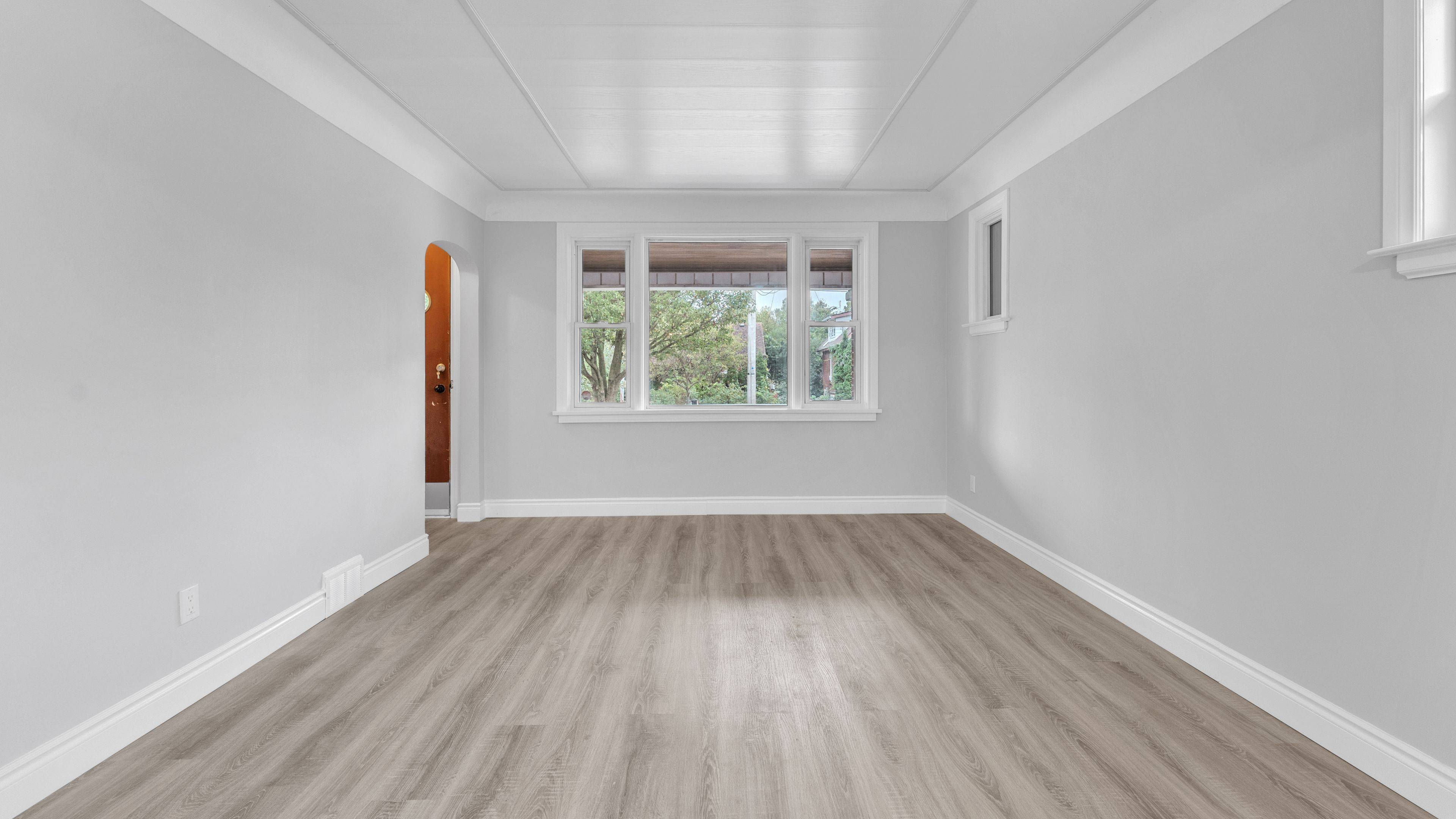 London East, ON N5Z 1G2,908 Trafalgar ST