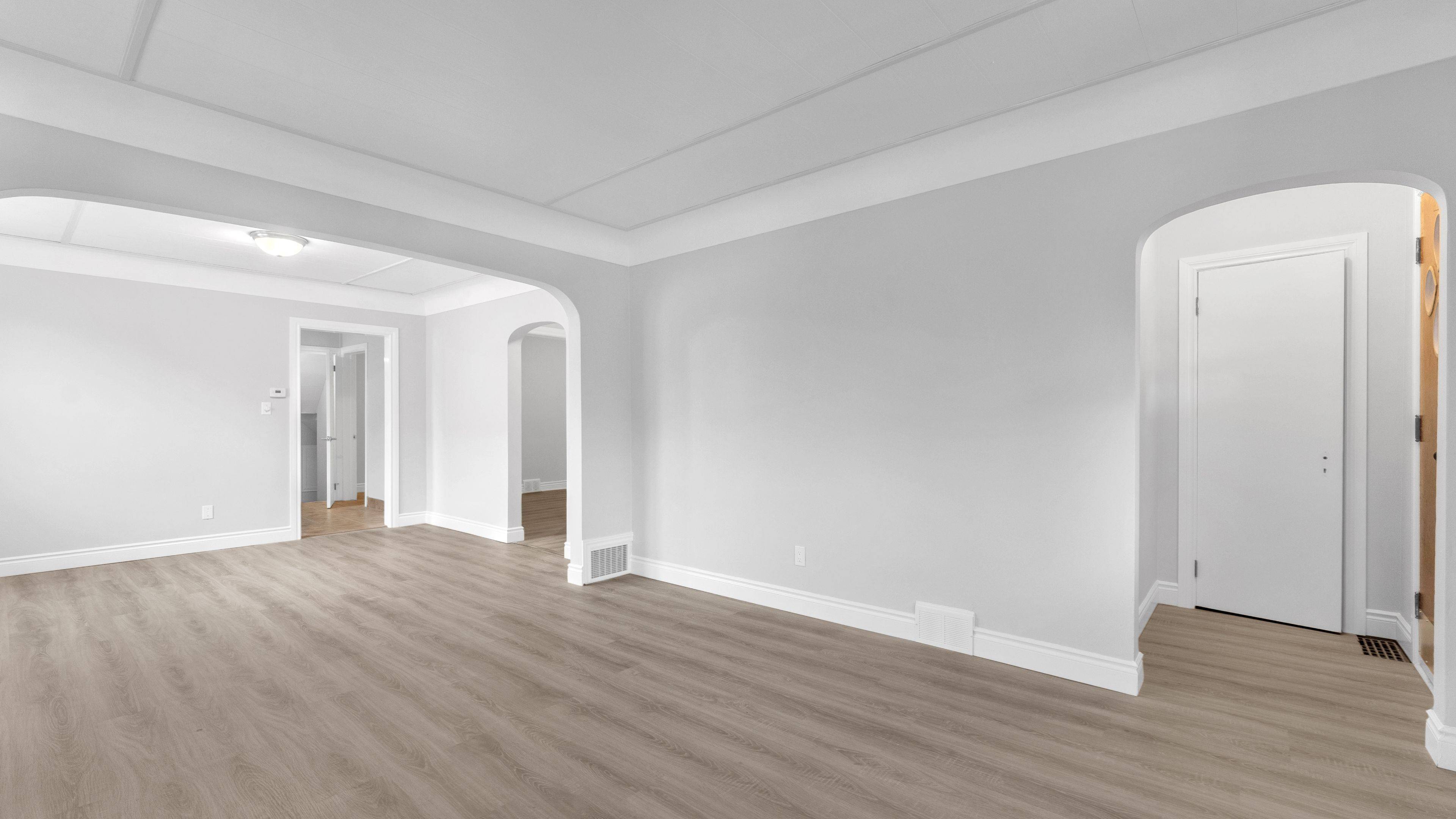 London East, ON N5Z 1G2,908 Trafalgar ST