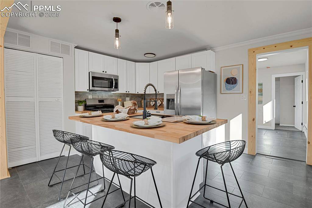 Colorado Springs, CO 80903,724 E Costilla ST