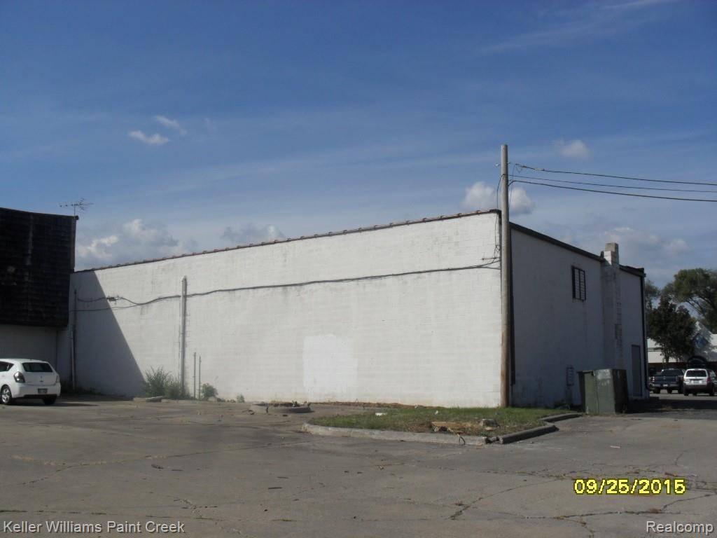 49562 Van Dyke AVE, Utica, MI 48317