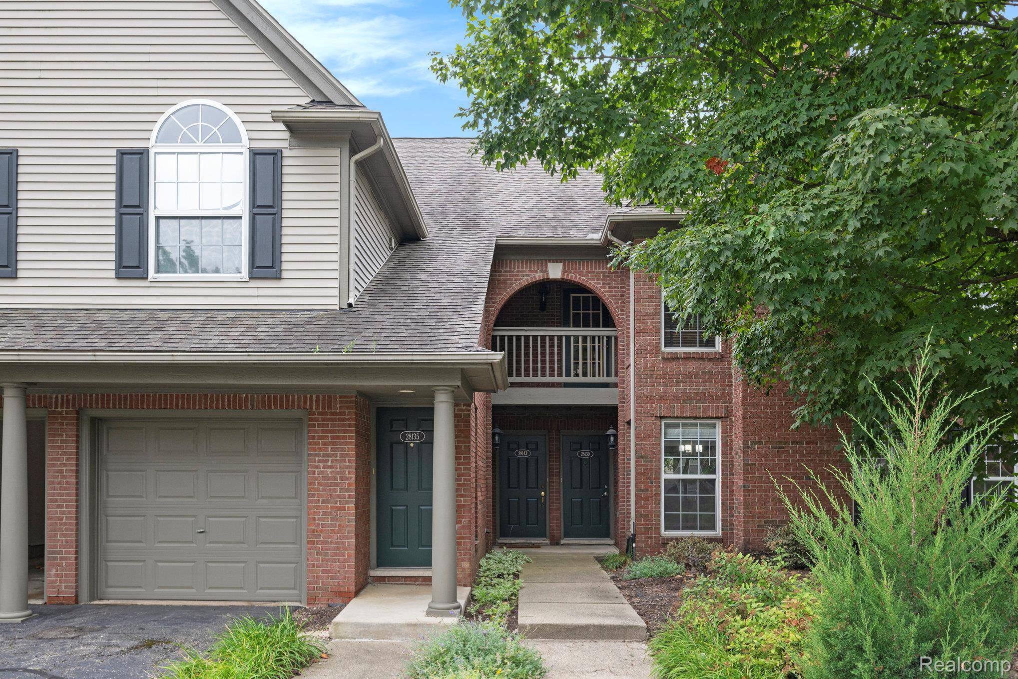 Novi, MI 48377,28139 Carlton Way DR