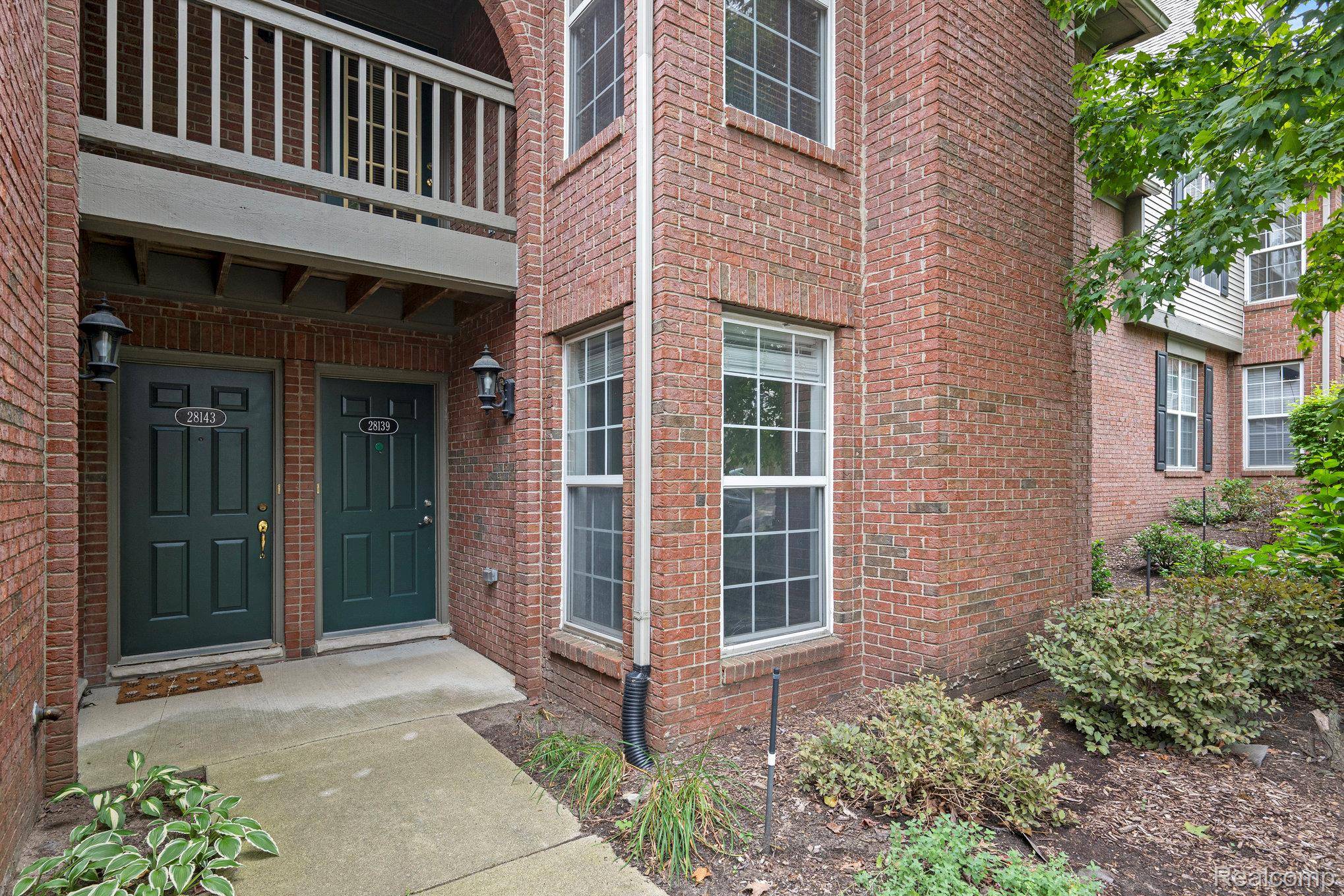 Novi, MI 48377,28139 Carlton Way DR