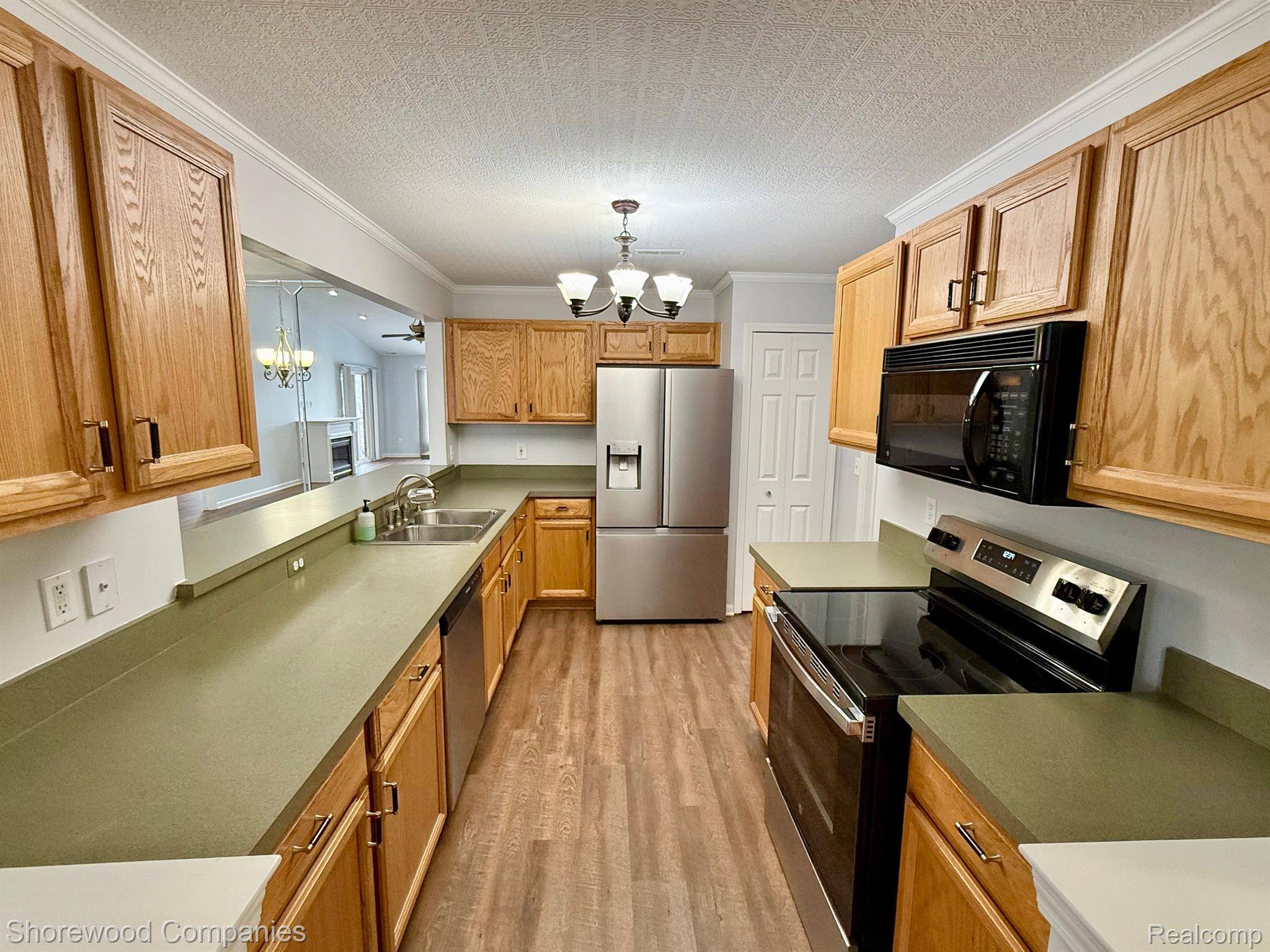 Macomb, MI 48044,46116 Rhodes DR