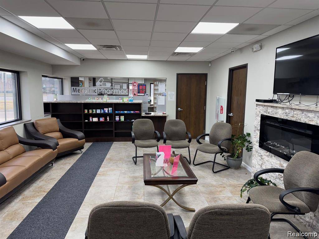 Westland, MI 48185,8275 N WAYNE RD