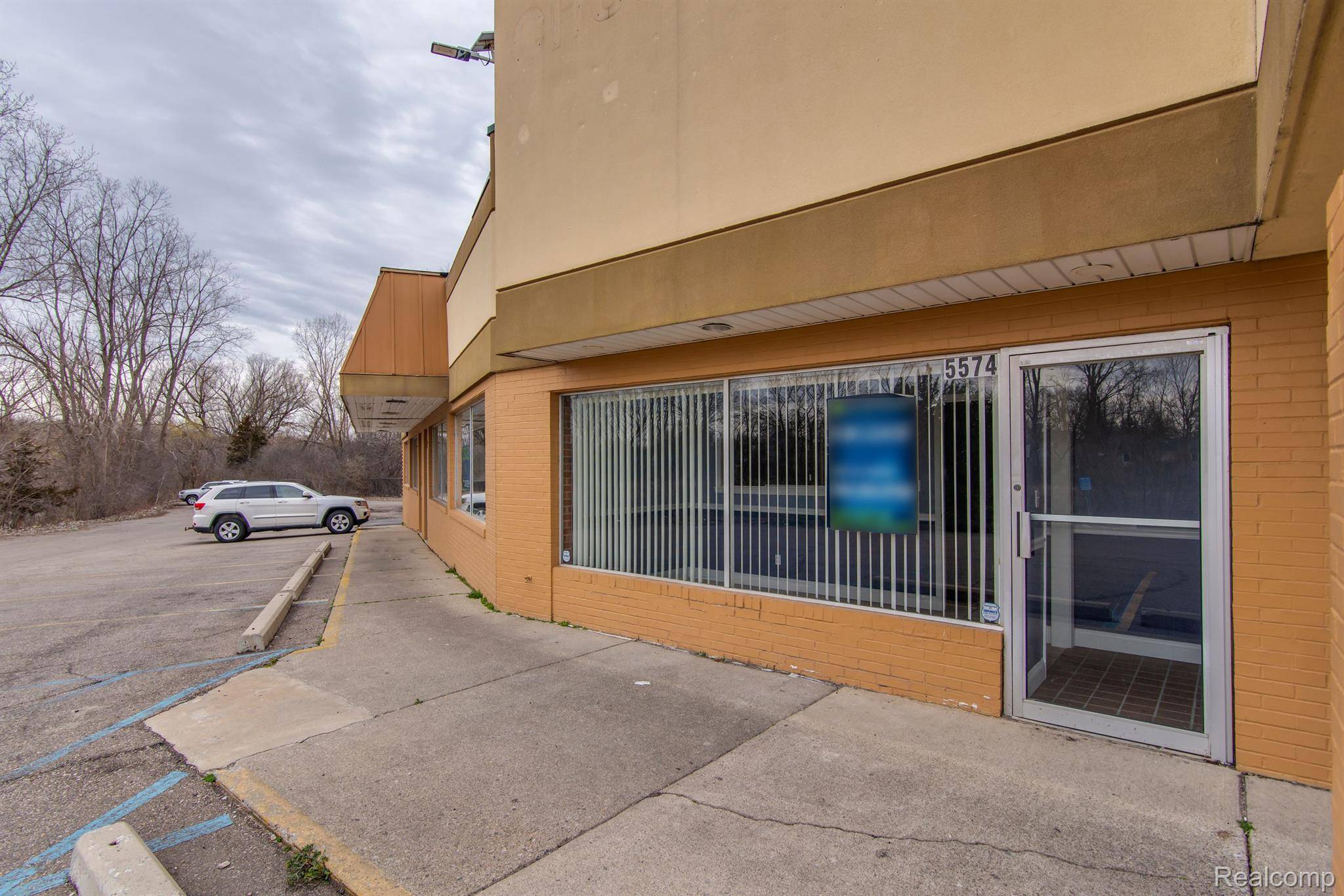 5574 COOLEY LAKE RD, Waterford Charter Township, MI 48327