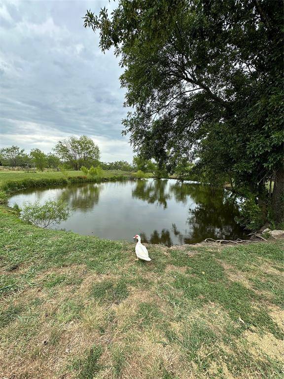 Kaufman, TX 75142,1074 County Road 142