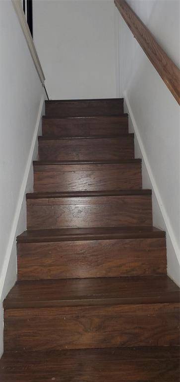 Dallas, TX 75243,9831 Walnut Street #213