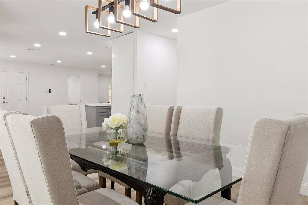 Dallas, TX 75243,12436 Oberlin Drive