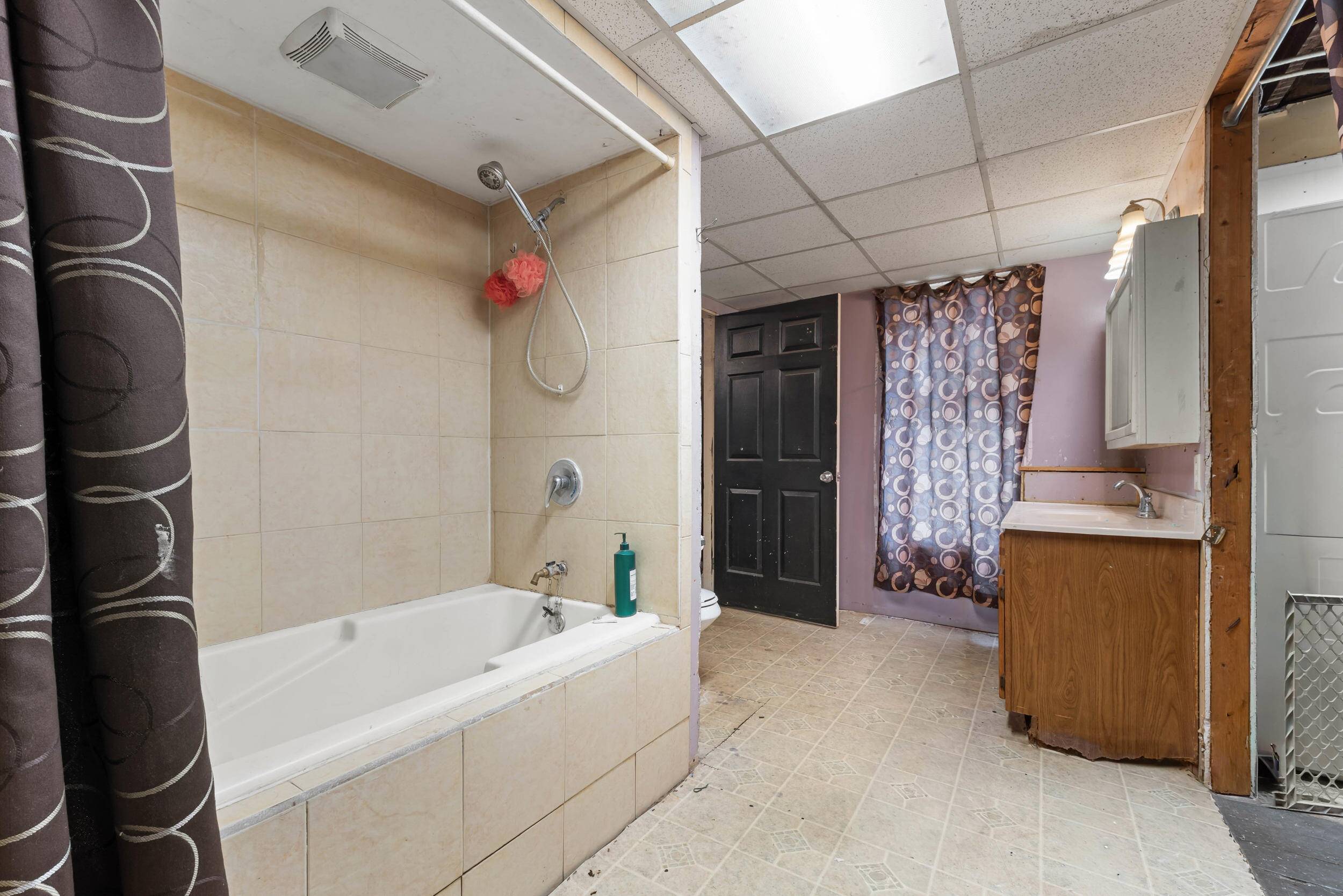 Hillsdale, MI 49242,76 Budlong ST