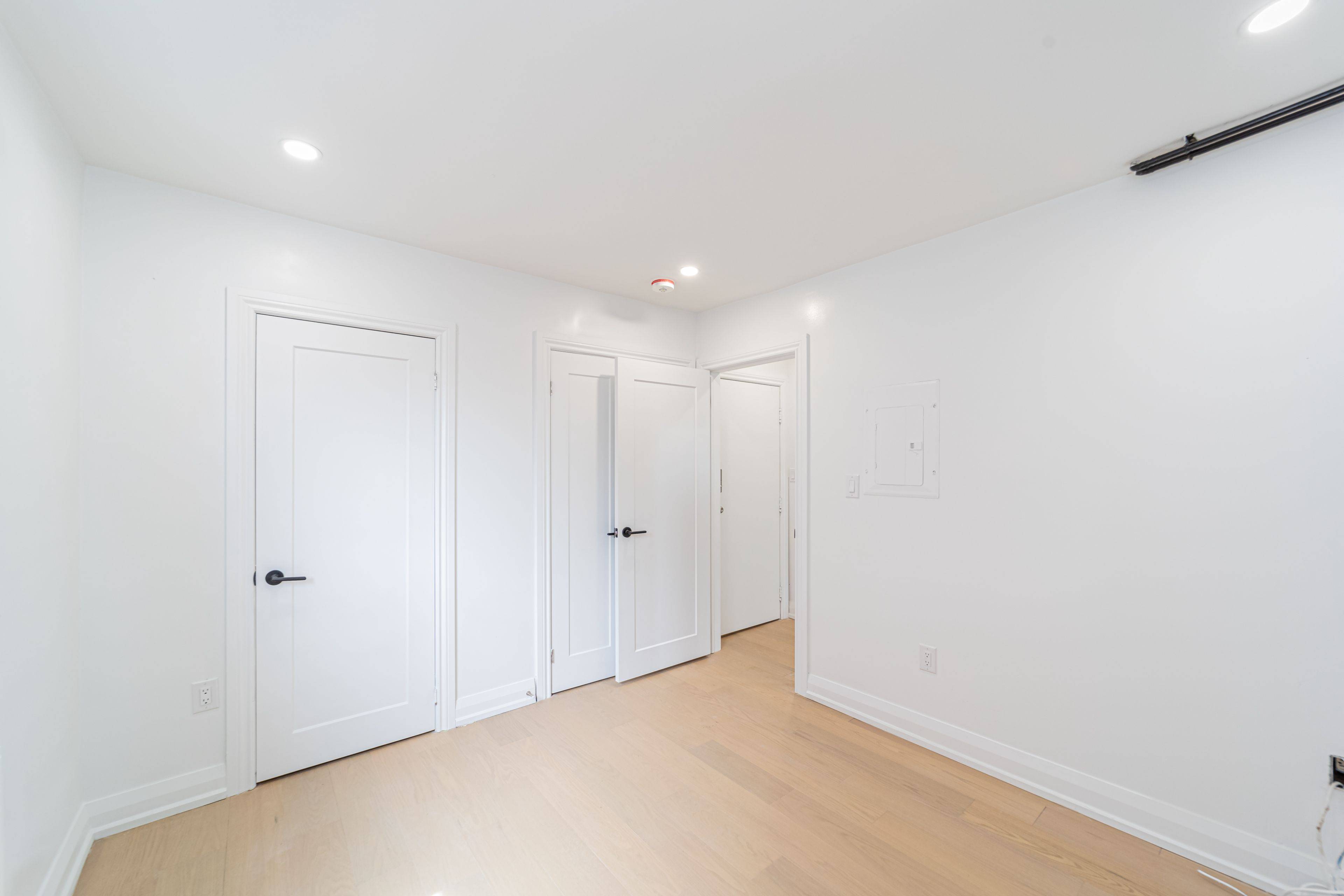 Toronto C02, ON M6H 2V7,69 Oakwood AVE #2