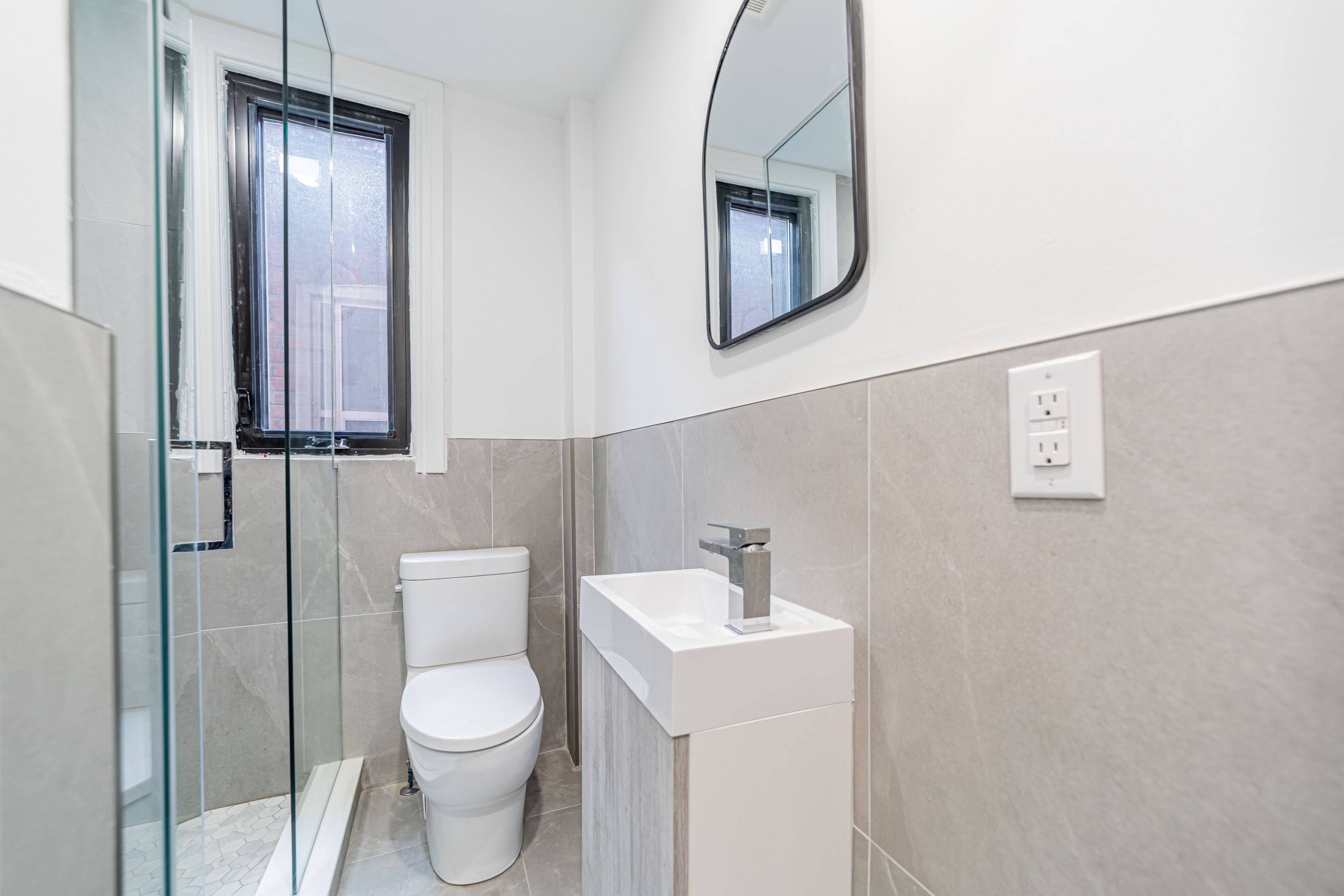 Toronto C02, ON M6H 2V7,69 Oakwood AVE #2