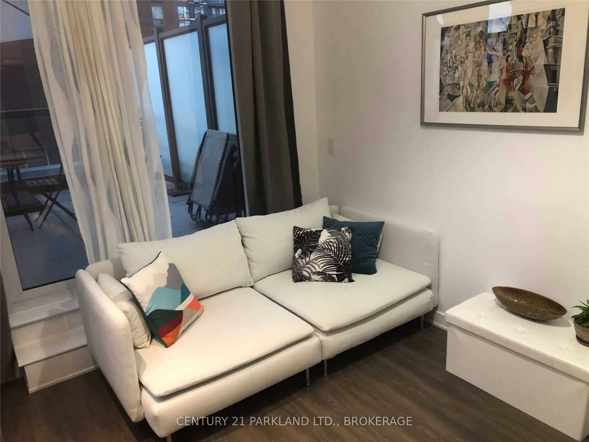 Toronto C08, ON M5A 3H6,55 REGENT PARK BLVD #428