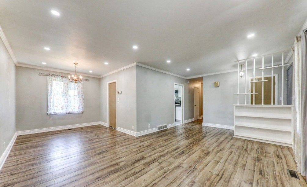 Oshawa, ON L1J 4P4,482 Nipigon ST #Main