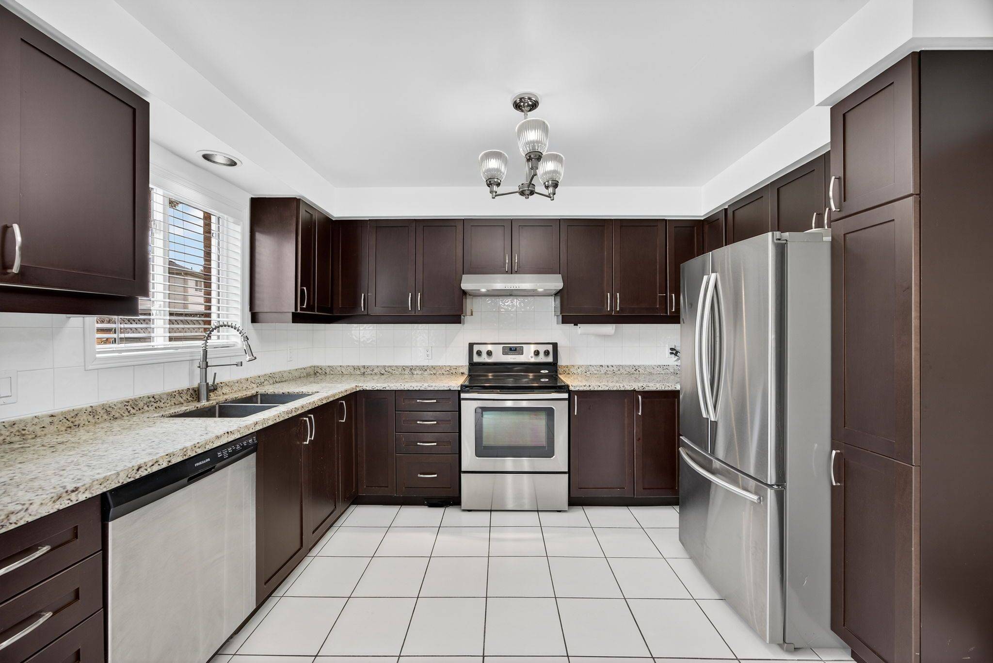 Barrie, ON L4N 8R8,171 Brucker RD