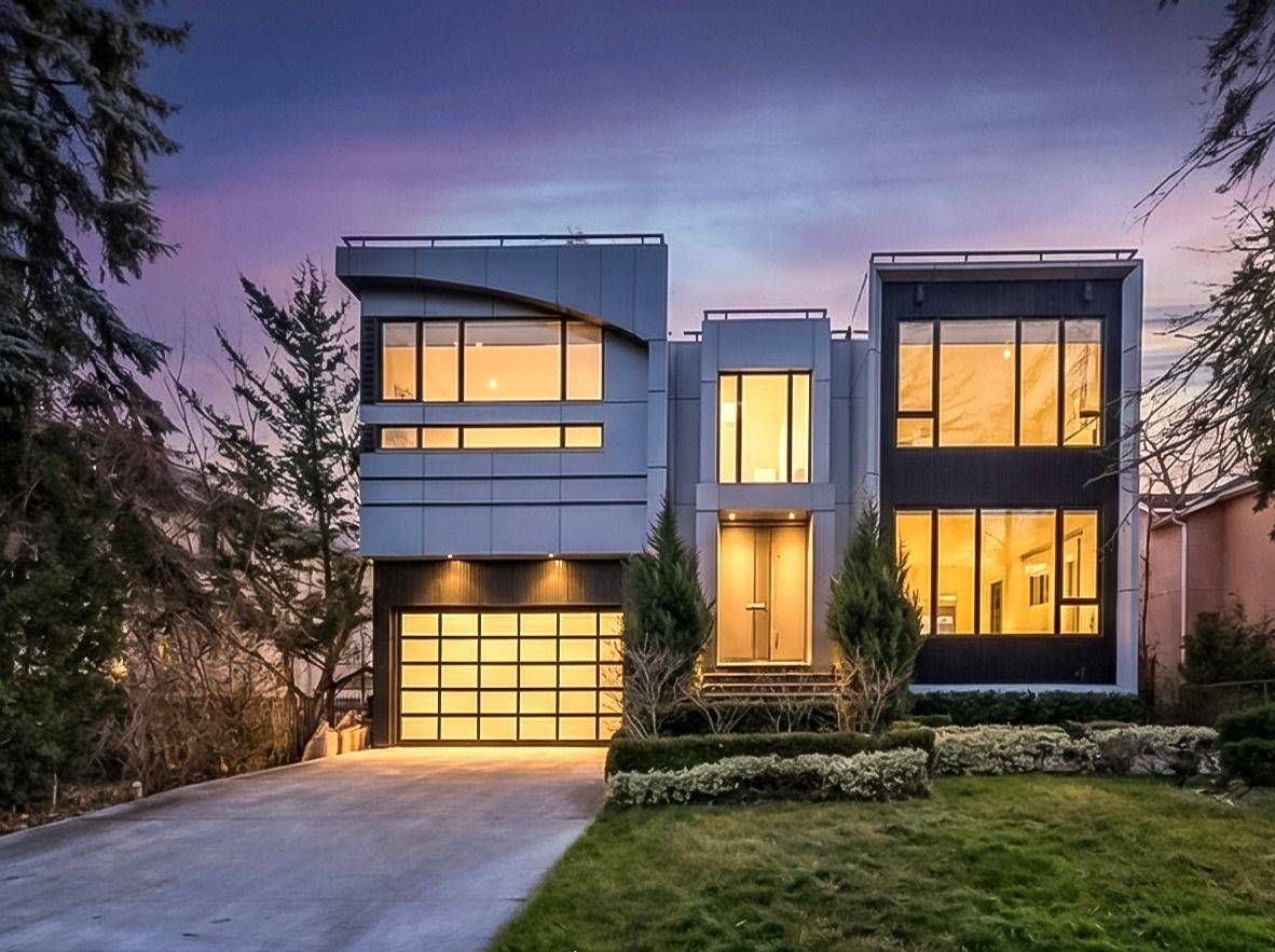 Toronto W06, ON M8W 1A2,67 Lake Promenade N/A