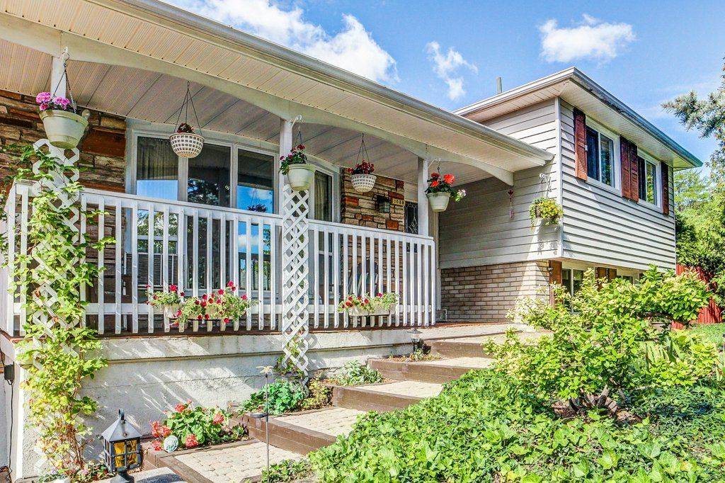 Oakville, ON L6H 2A8,1088 Pearson DR #Upper