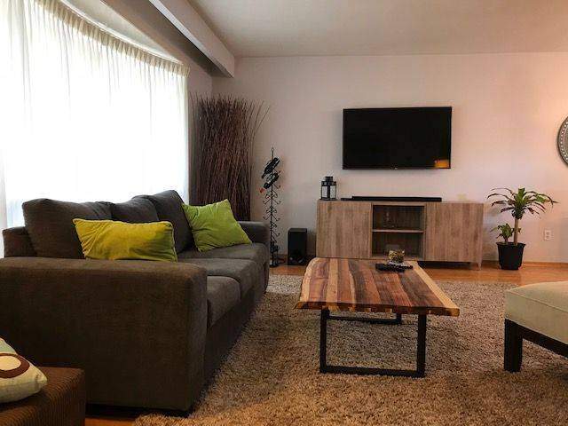 Oakville, ON L6H 2A8,1088 Pearson DR #Upper