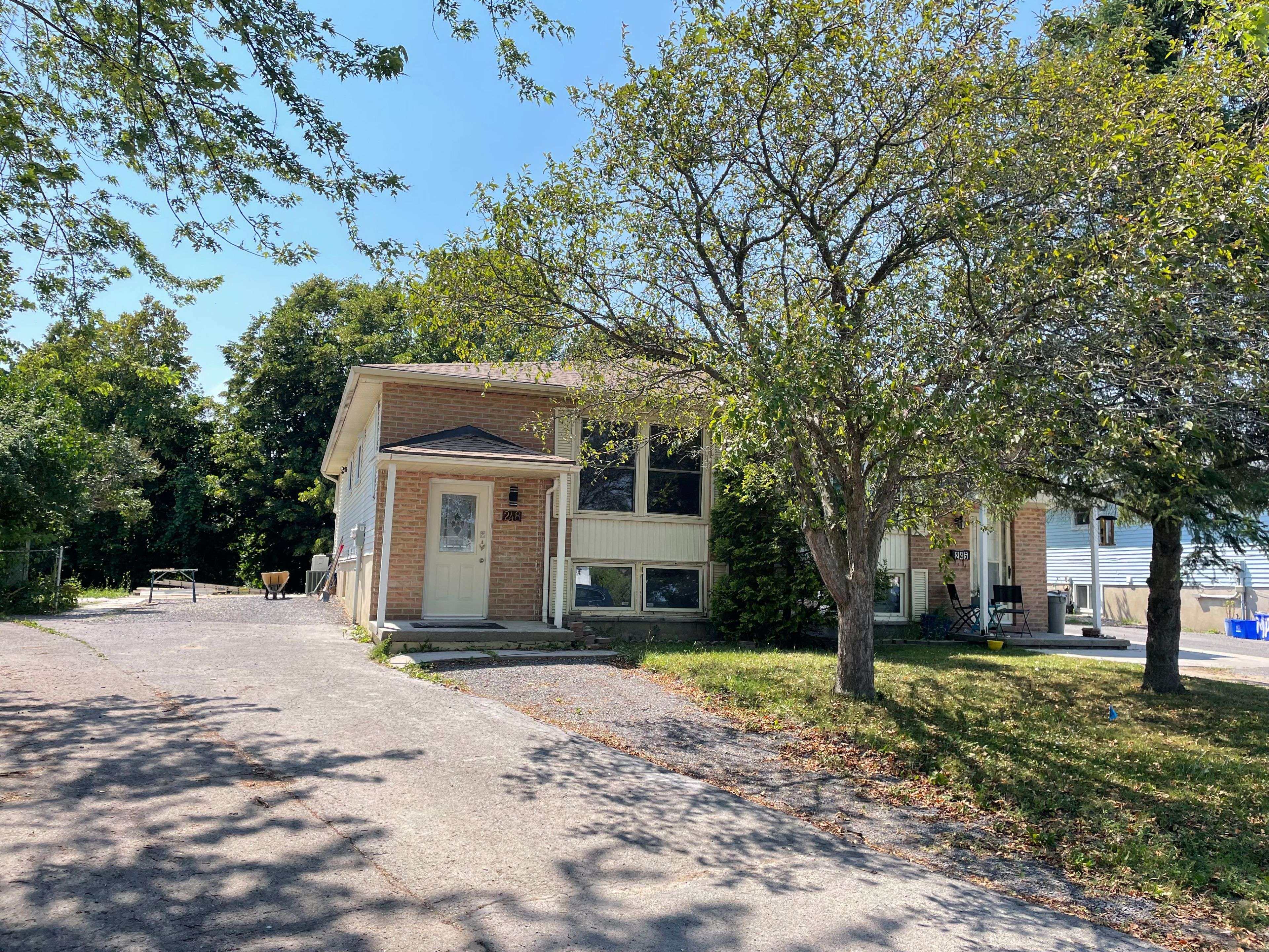 Kingston, ON K7M 7Y9,248 McLellan CT #1