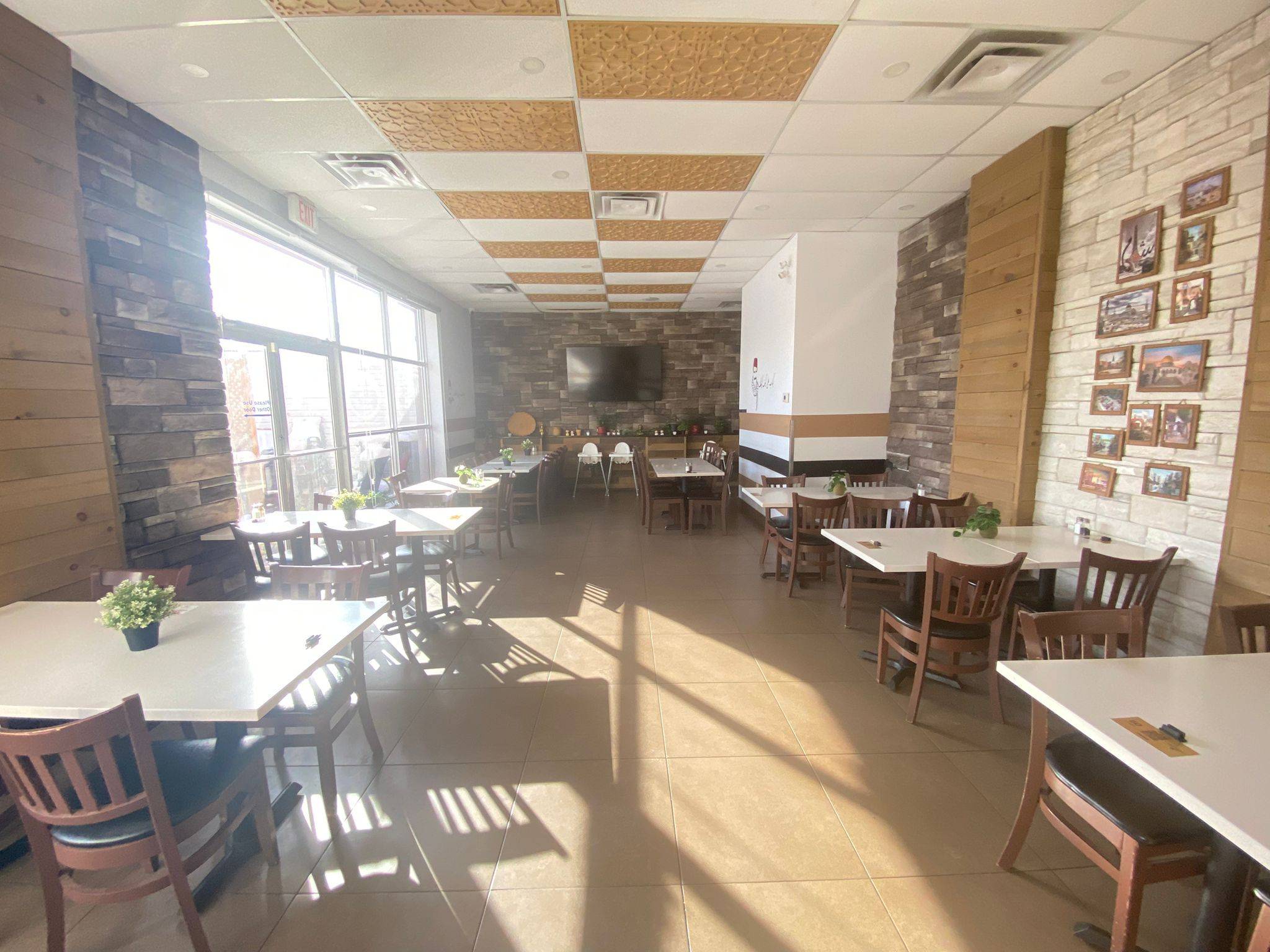 Ottawa Centre, ON K1R 5P2,577 Gladstone AVE