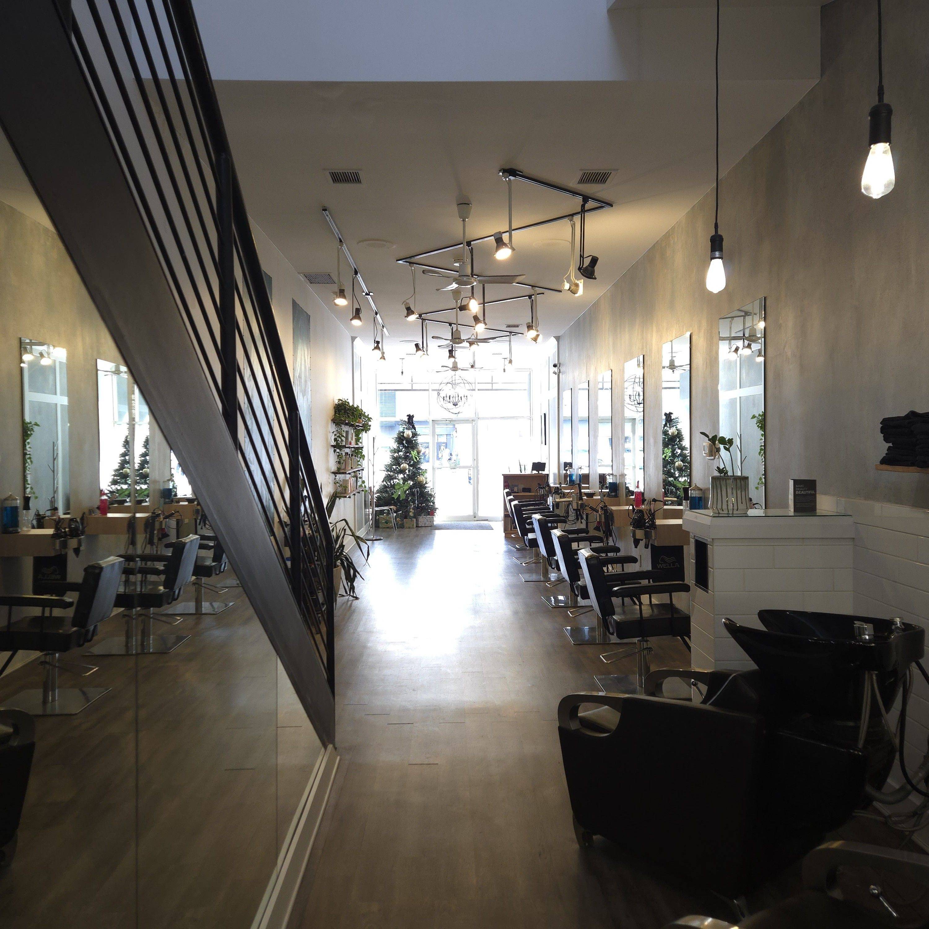 London East, ON N6B 1T6,286 Dundas ST