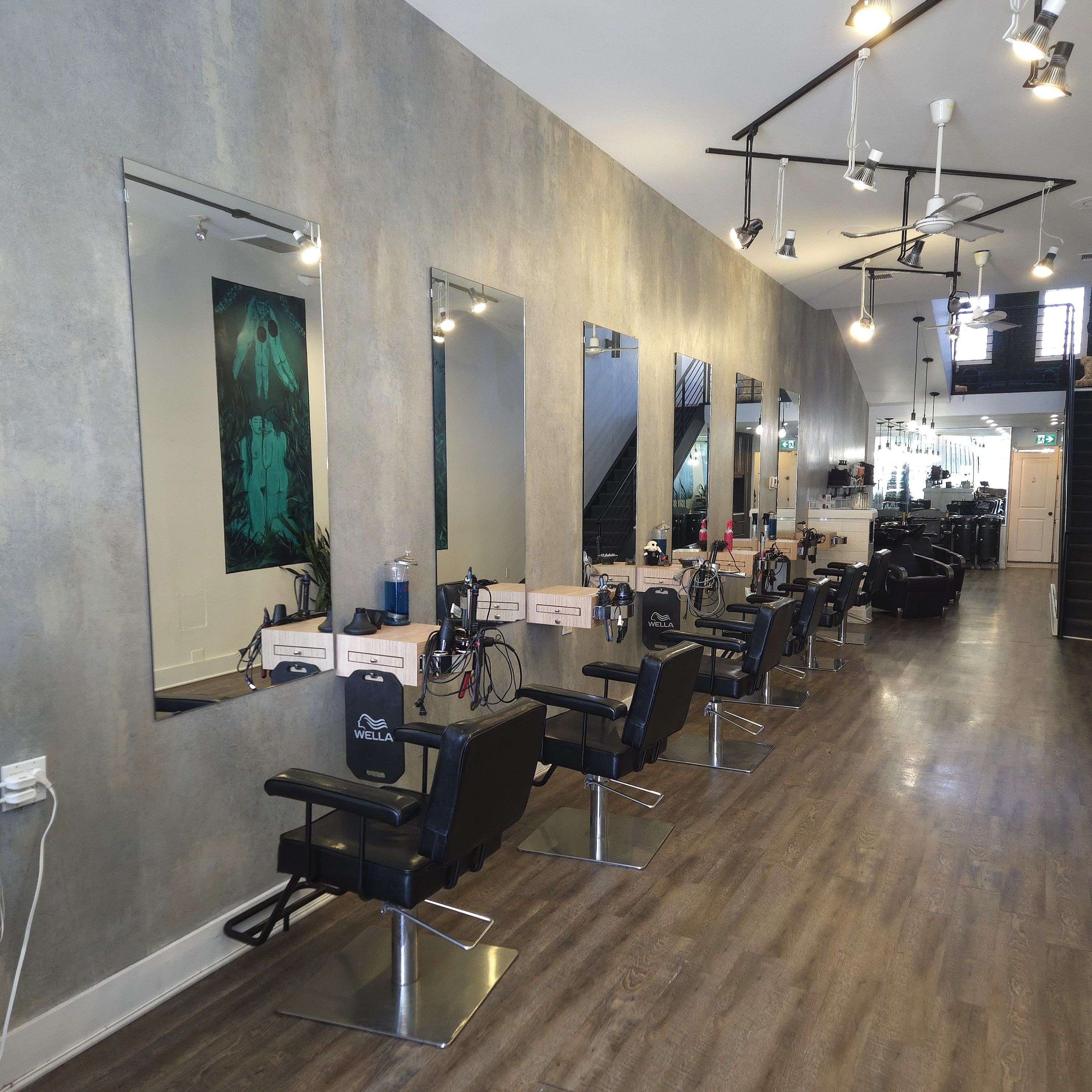 London East, ON N6B 1T6,286 Dundas ST