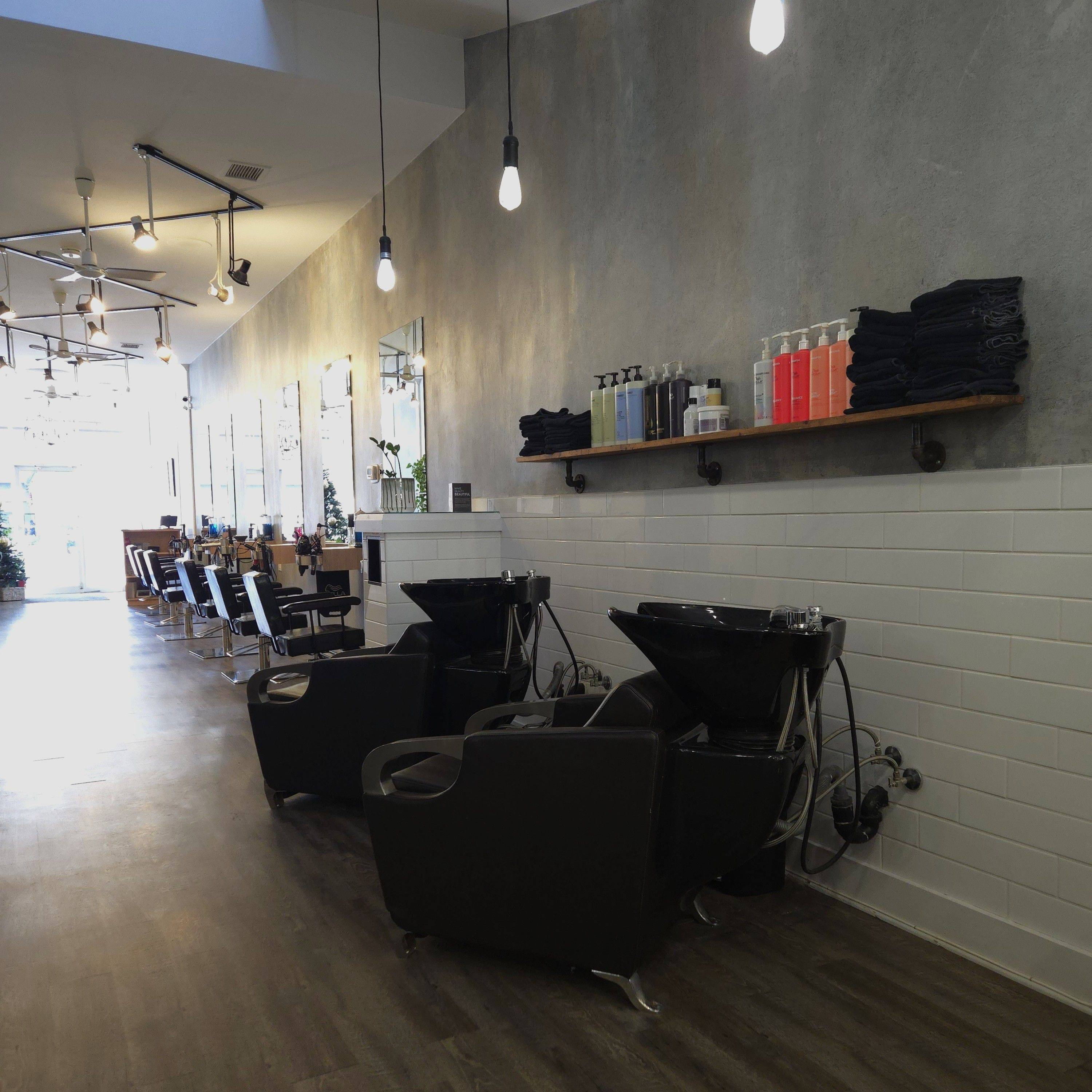 London East, ON N6B 1T6,286 Dundas ST