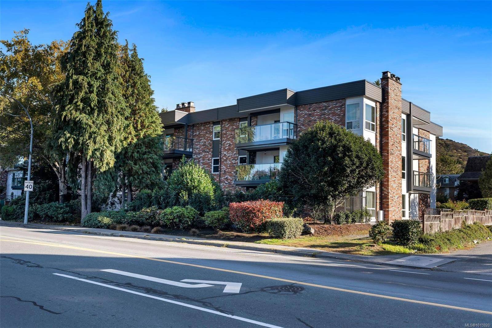 Saanich, BC V8P 2P8,1725 Cedar Hill Cross Rd #206