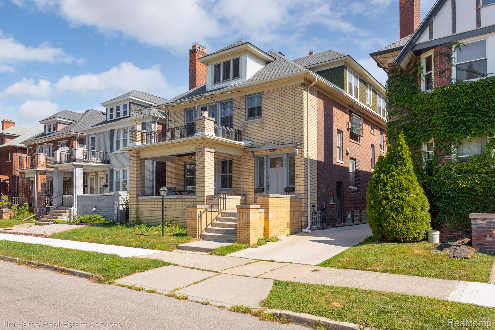 Grosse Pointe Park, MI 48230,922 Nottingham RD