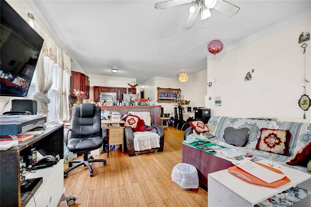 1011 Banner AVE, Brooklyn, NY 11235