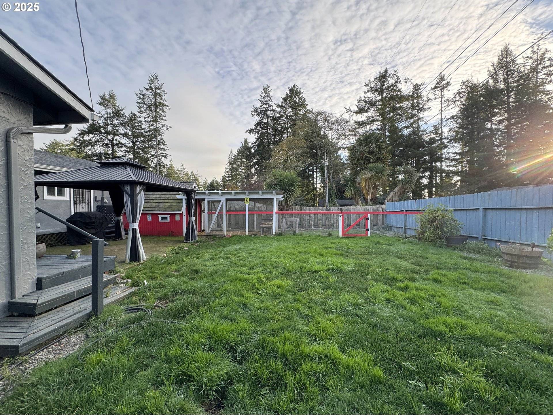 Brookings, OR 97415,627 Richard ST