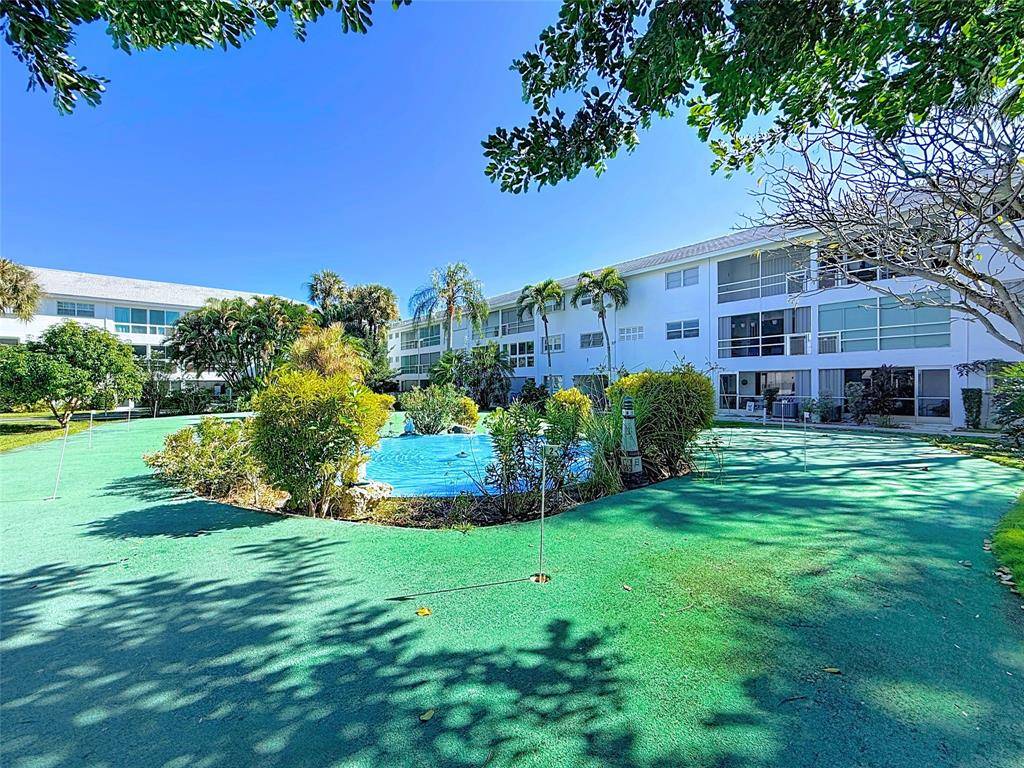 Lighthouse Point, FL 33064,2050 NE 39th St #110