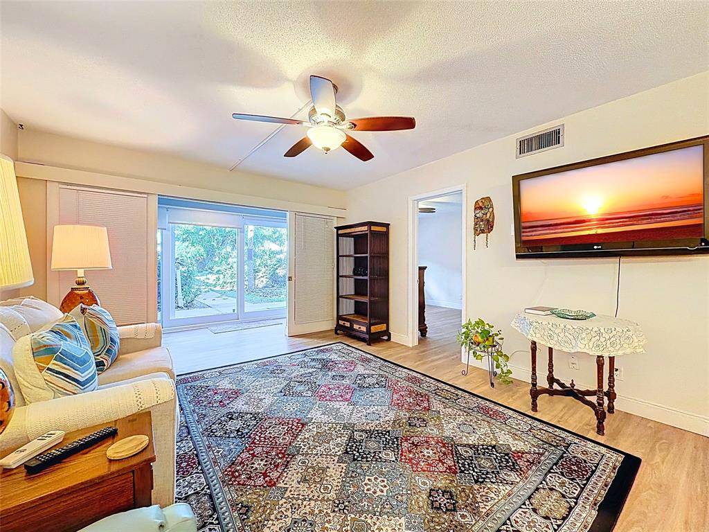 Lighthouse Point, FL 33064,2050 NE 39th St #110