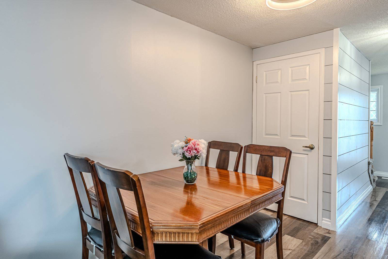 Barrie, ON L4N 0S4,193 Nathan CRES