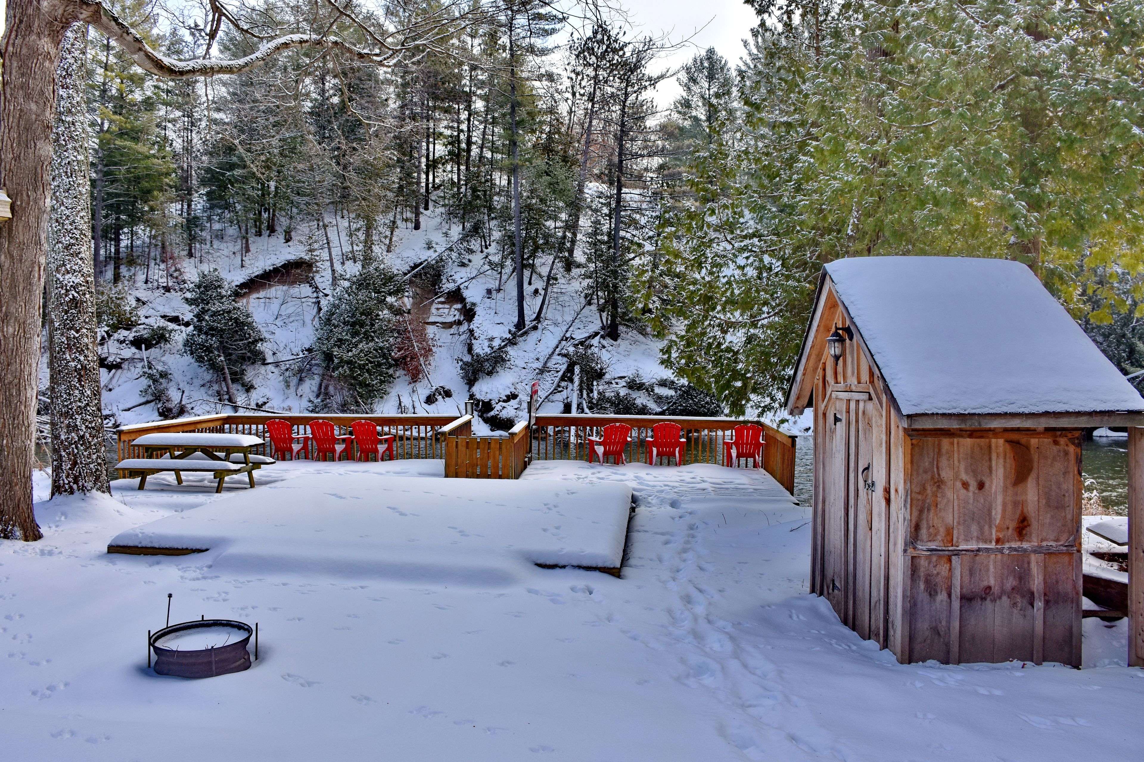 Wasaga Beach, ON L9Z 2T6,181 KNOX RD E