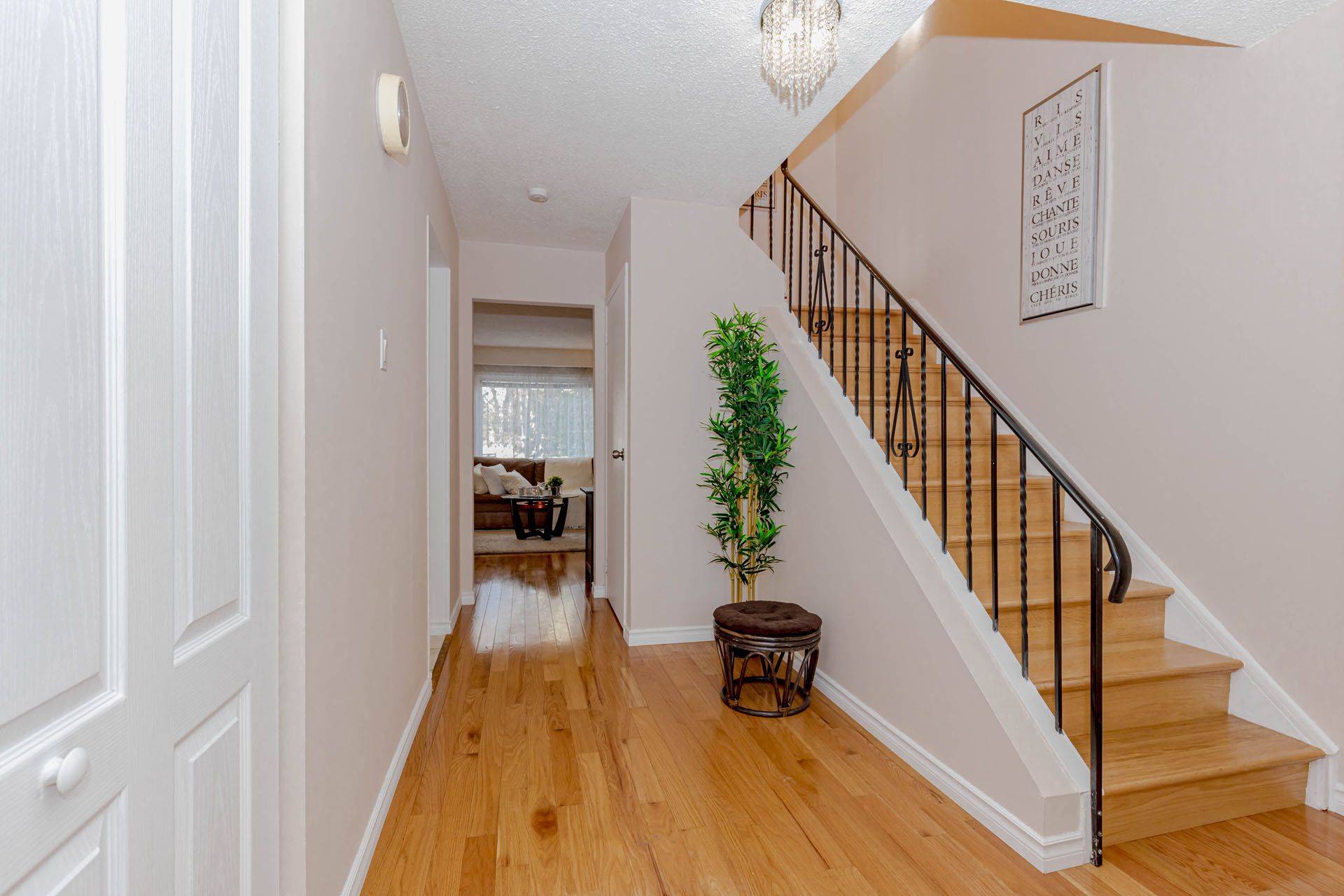 Mississauga, ON L5N 1Z2,7227 Joliette CRES