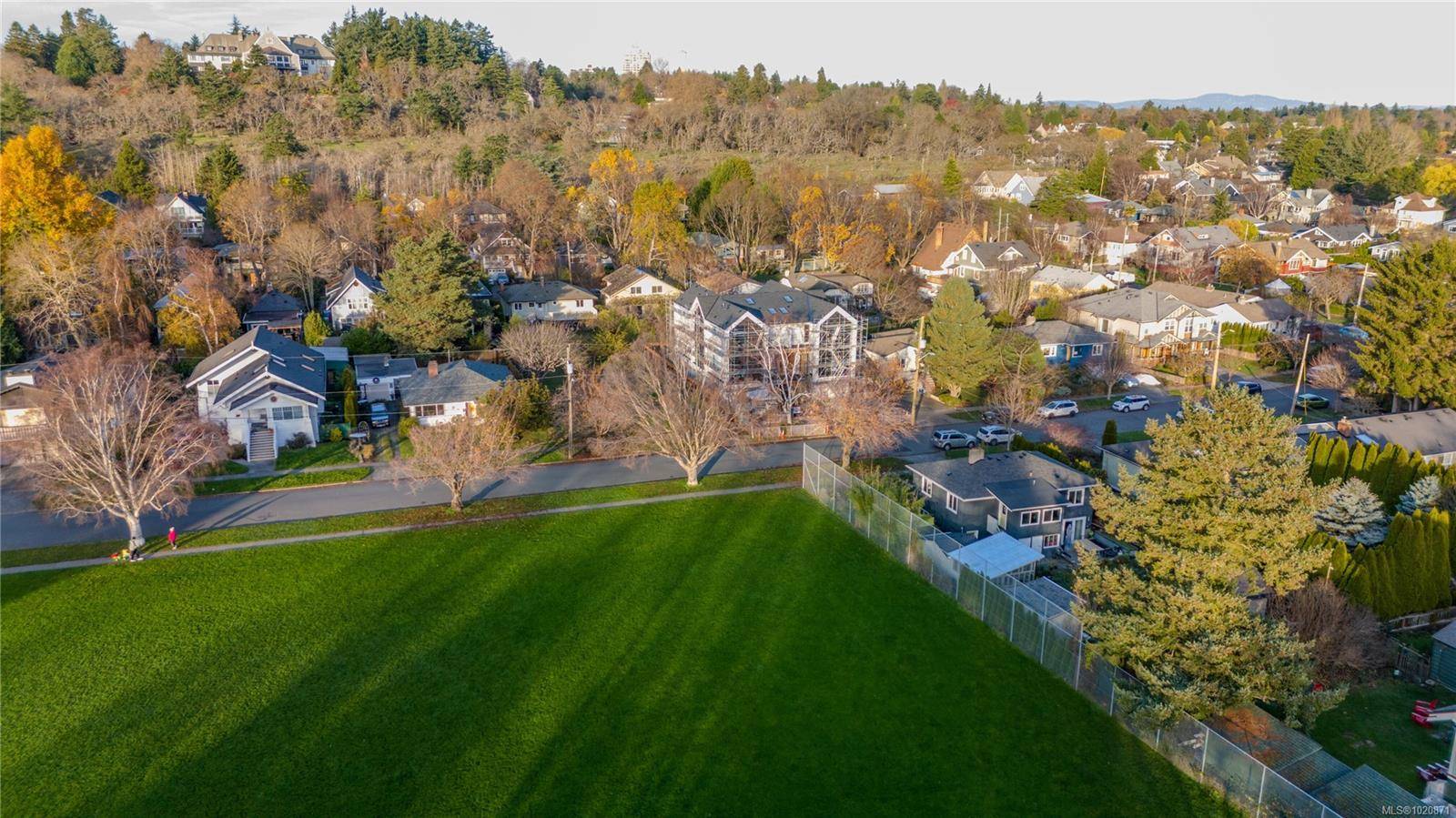 Victoria, BC V8S 1M3,1434 Brooke St #3