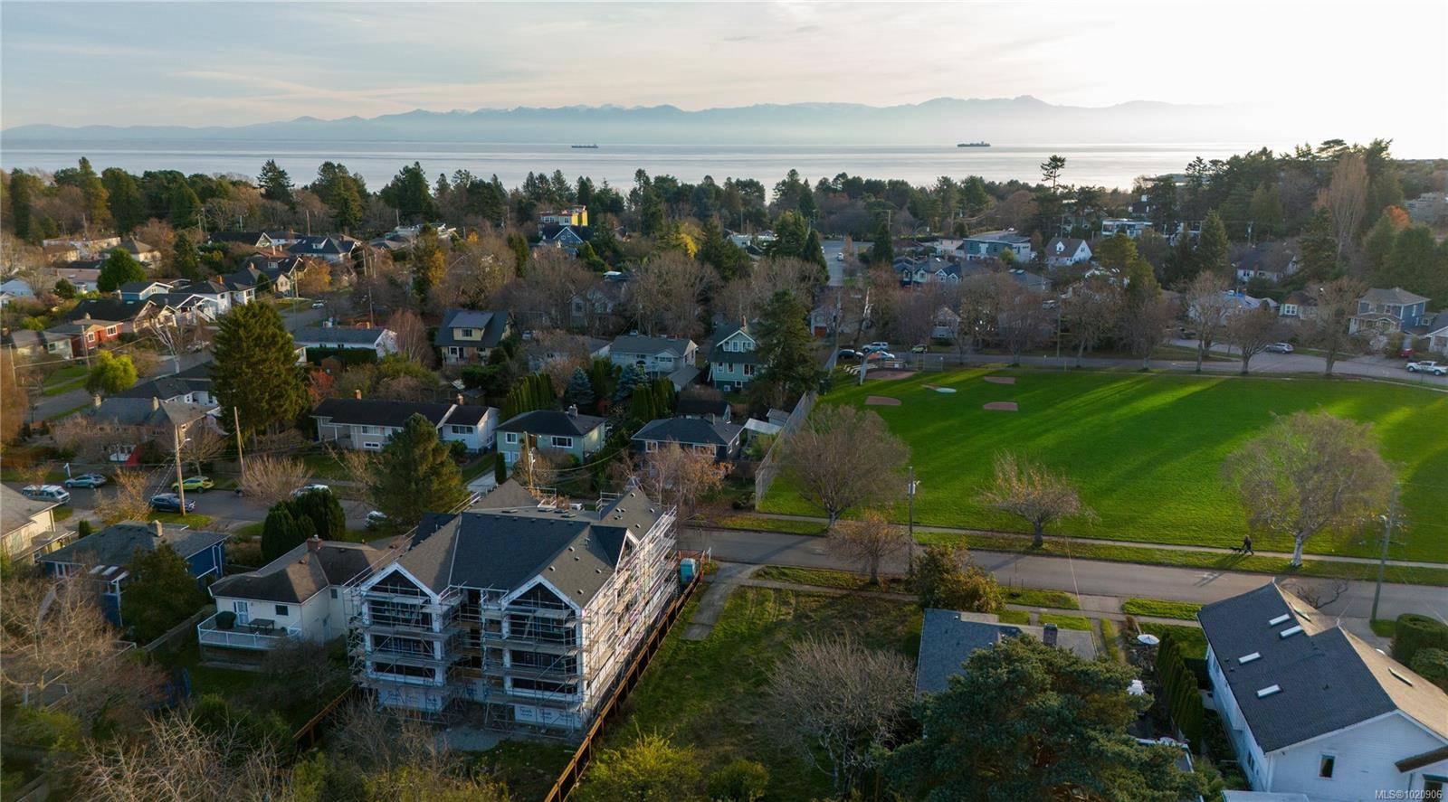 Victoria, BC V8S 1M3,1434 Brooke St #2