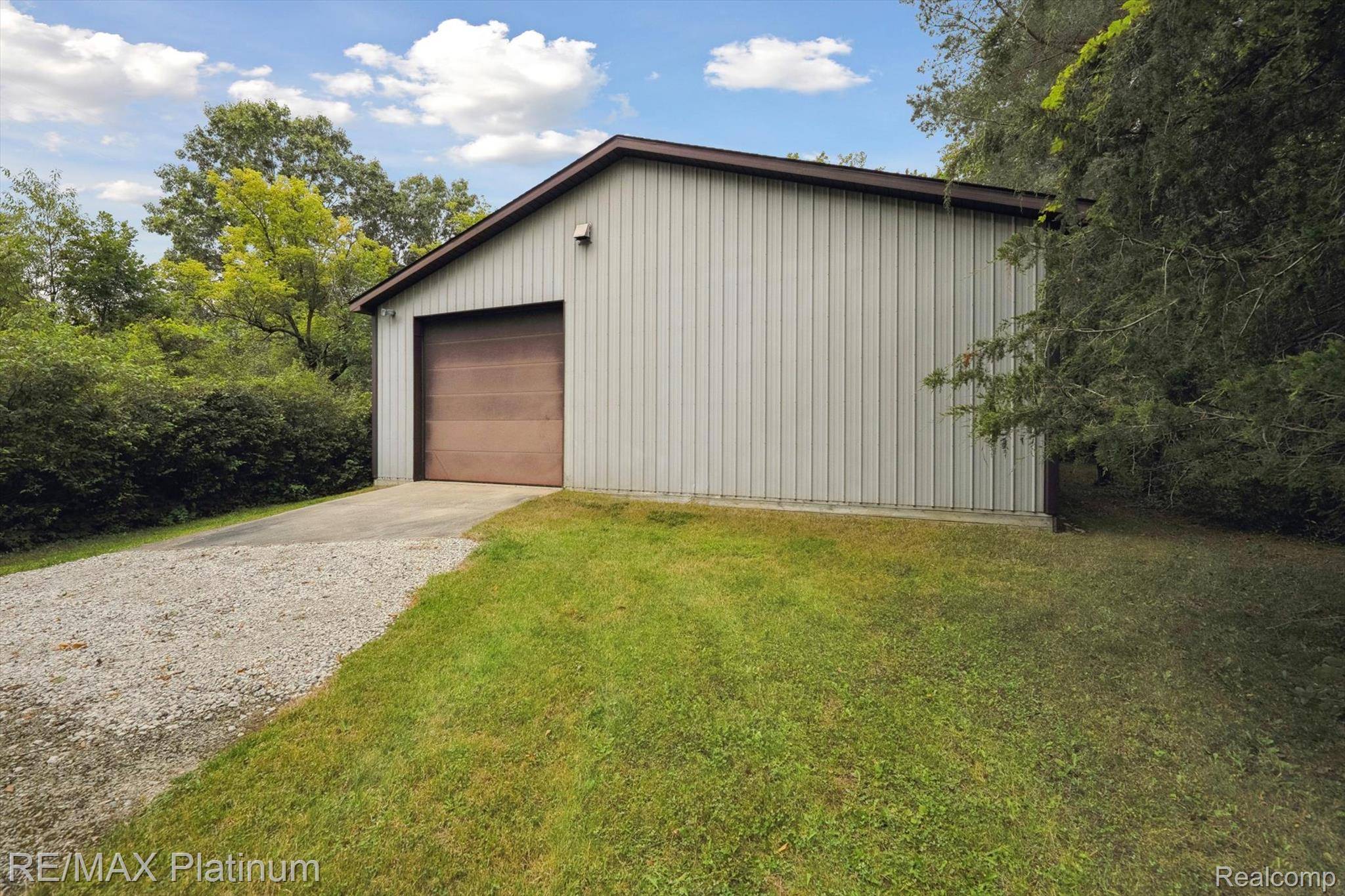 Pinckney, MI 48169,8872 Thornapple DR