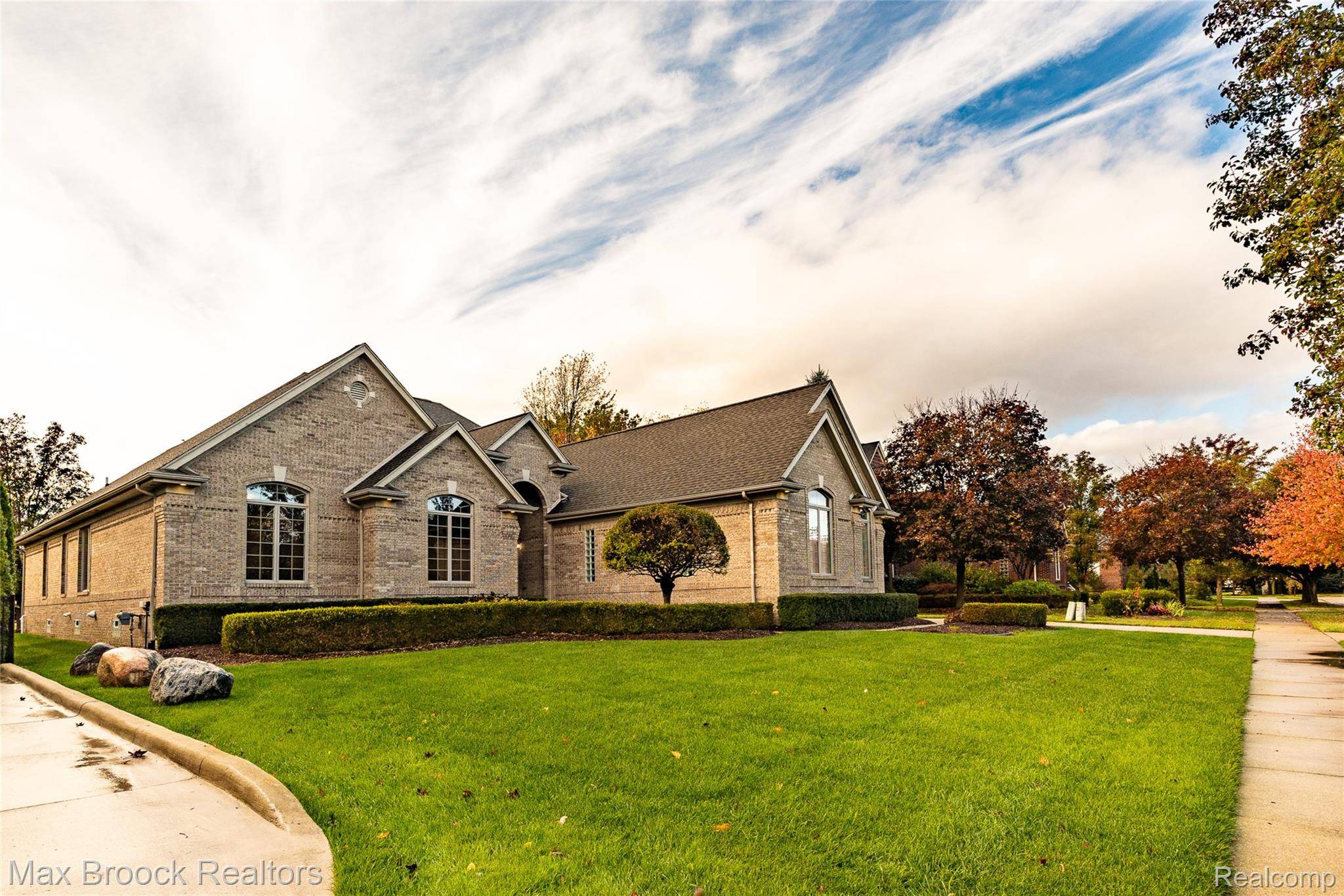 Shelby Twp, MI 48315,52221 Chickadee