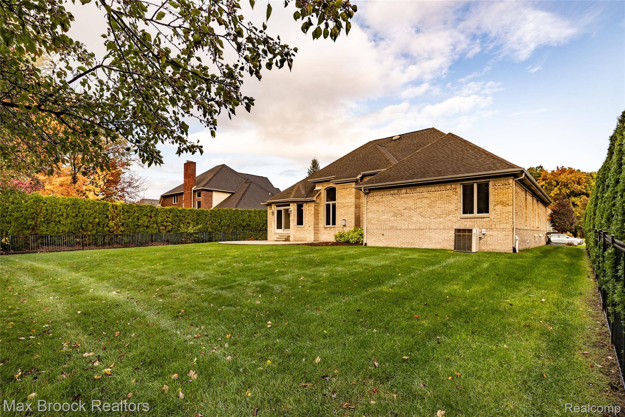 Shelby Twp, MI 48315,52221 Chickadee