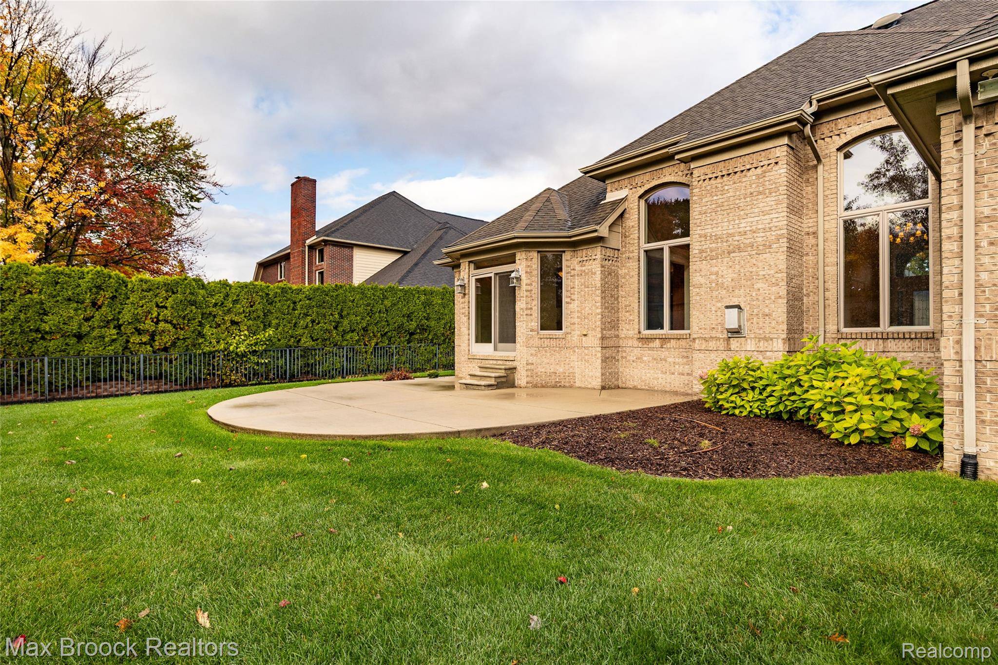 Shelby Twp, MI 48315,52221 Chickadee