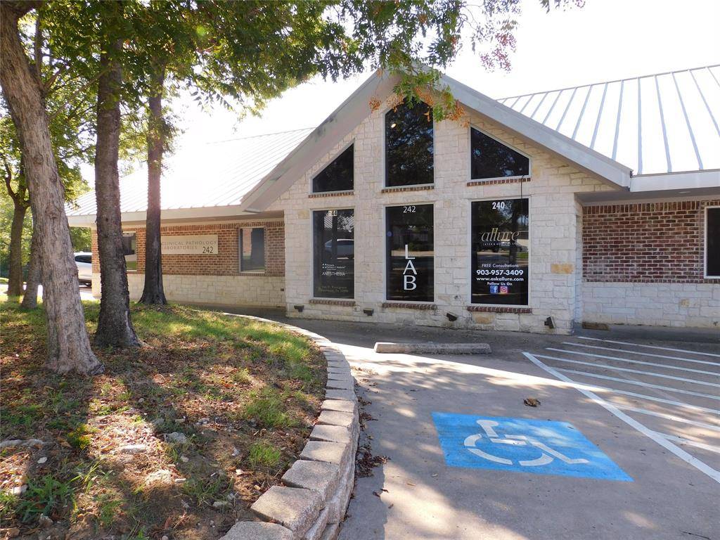 Sherman, TX 75090,220 E Evergreen Street