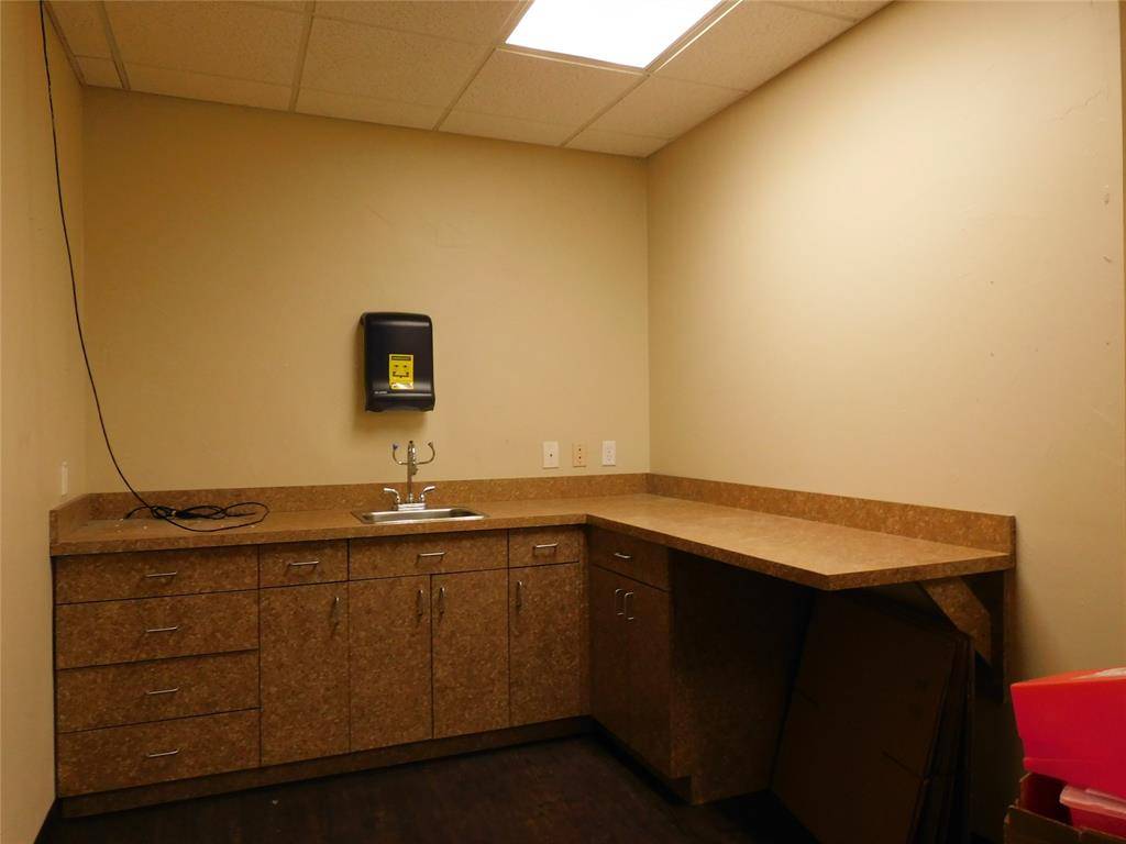 Sherman, TX 75090,220 E Evergreen Street