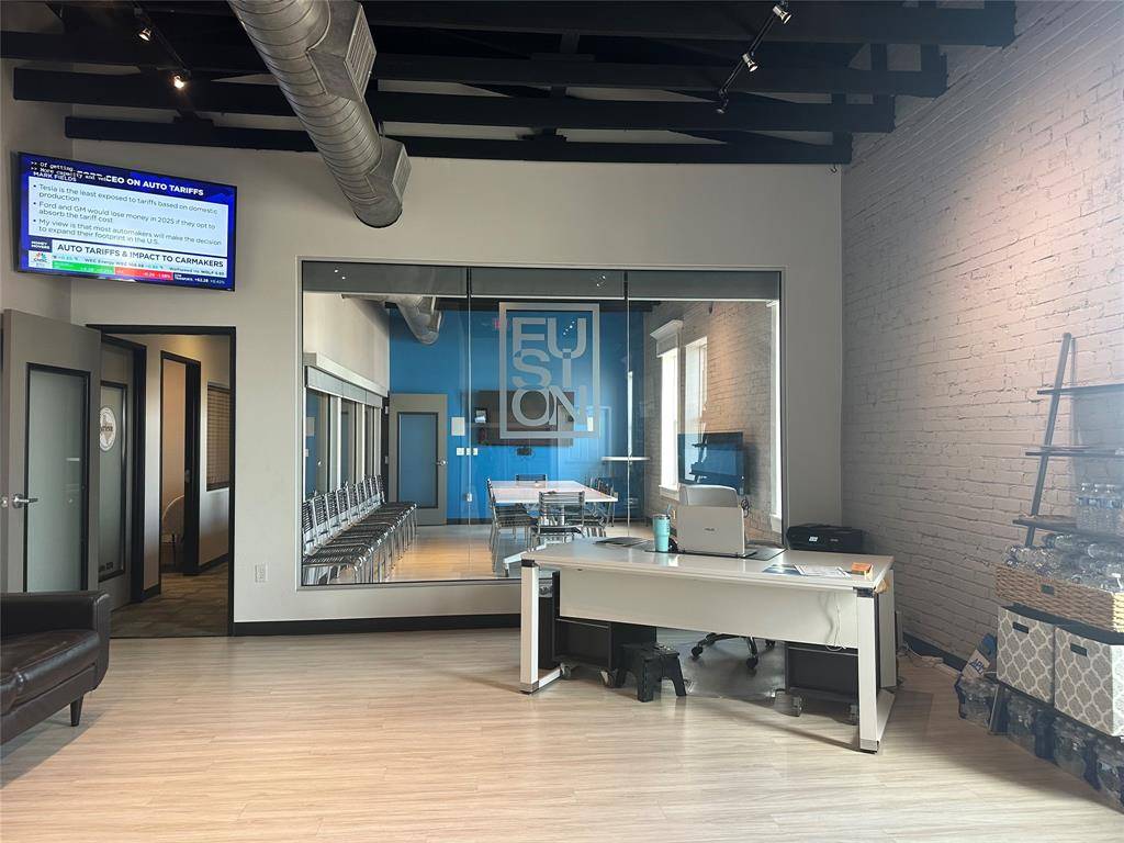 Burleson, TX 76028,120 S Main Street #221