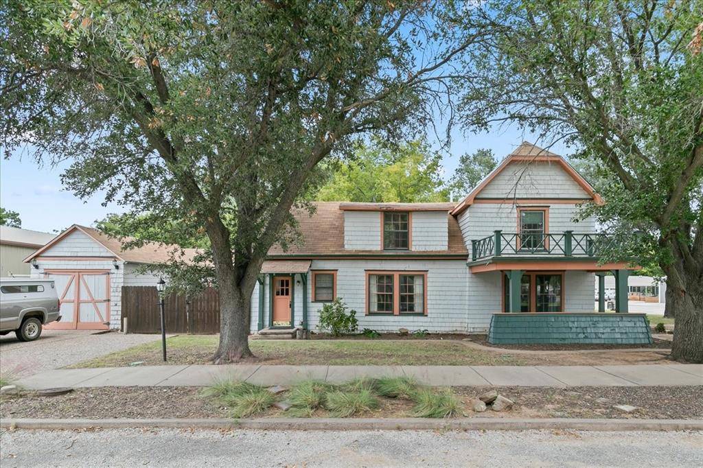 Henrietta, TX 76365,103 N Crockett Street