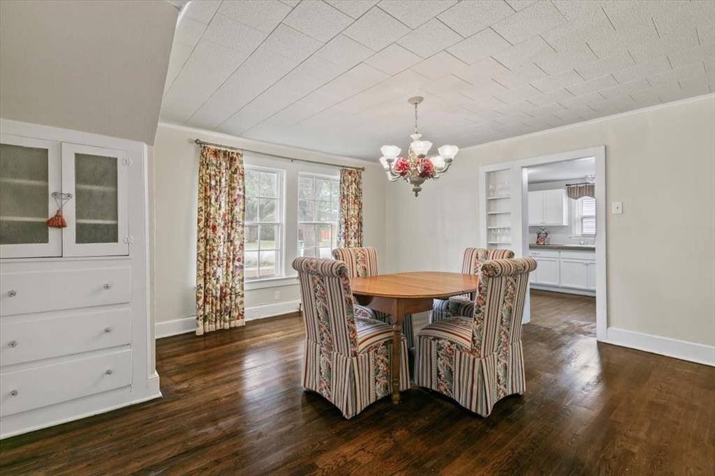 Henrietta, TX 76365,103 N Crockett Street