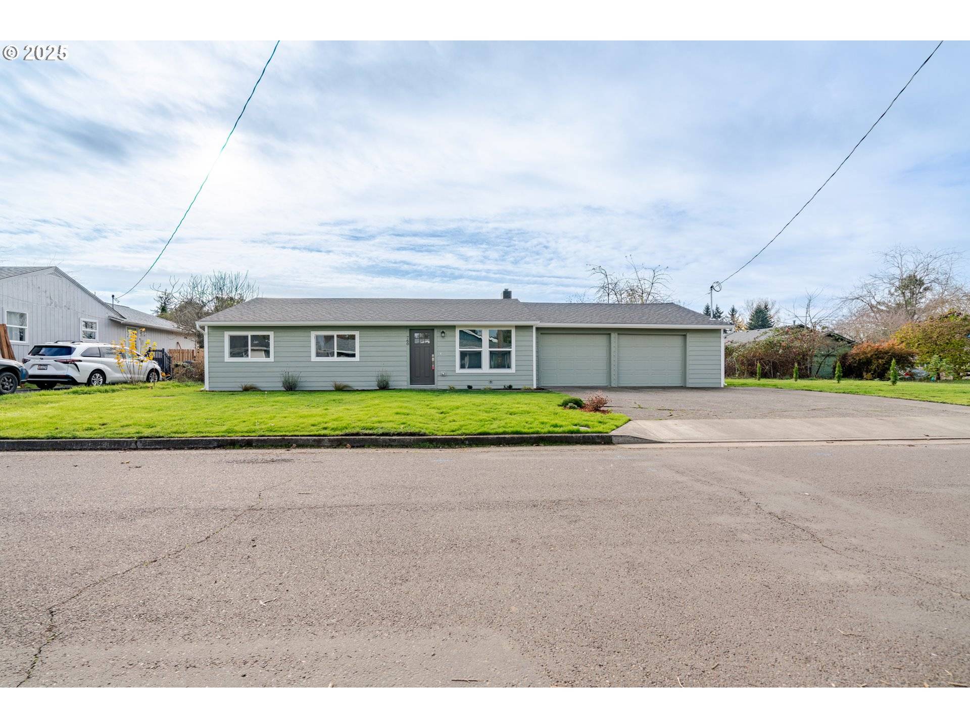 Lebanon, OR 97355,760 E ELMORE ST